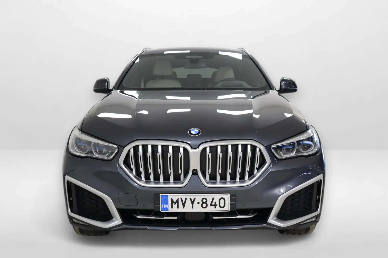 BMW X6 MVY-840 carousel image