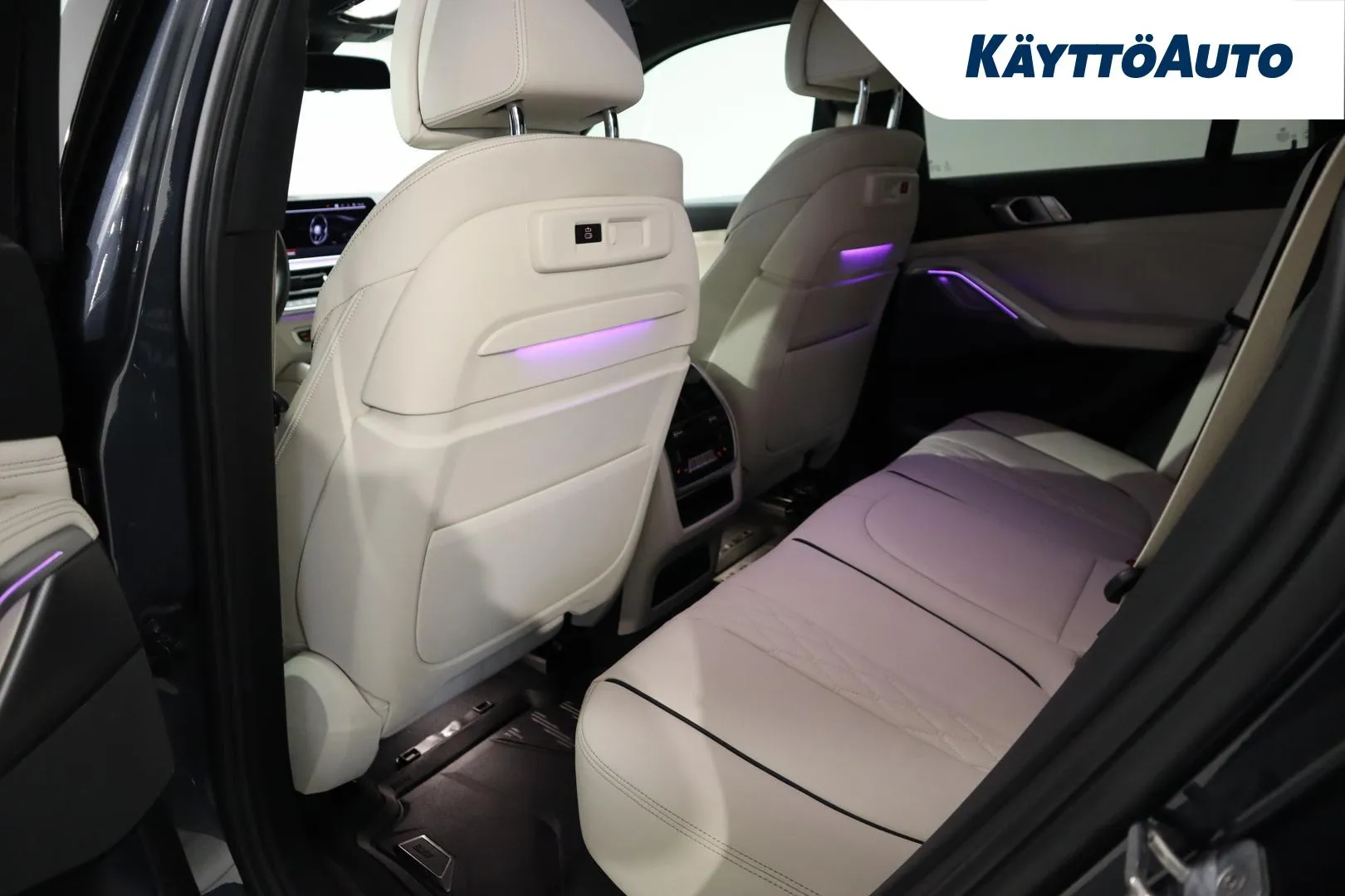 BMW X6 MVY-840 carousel image