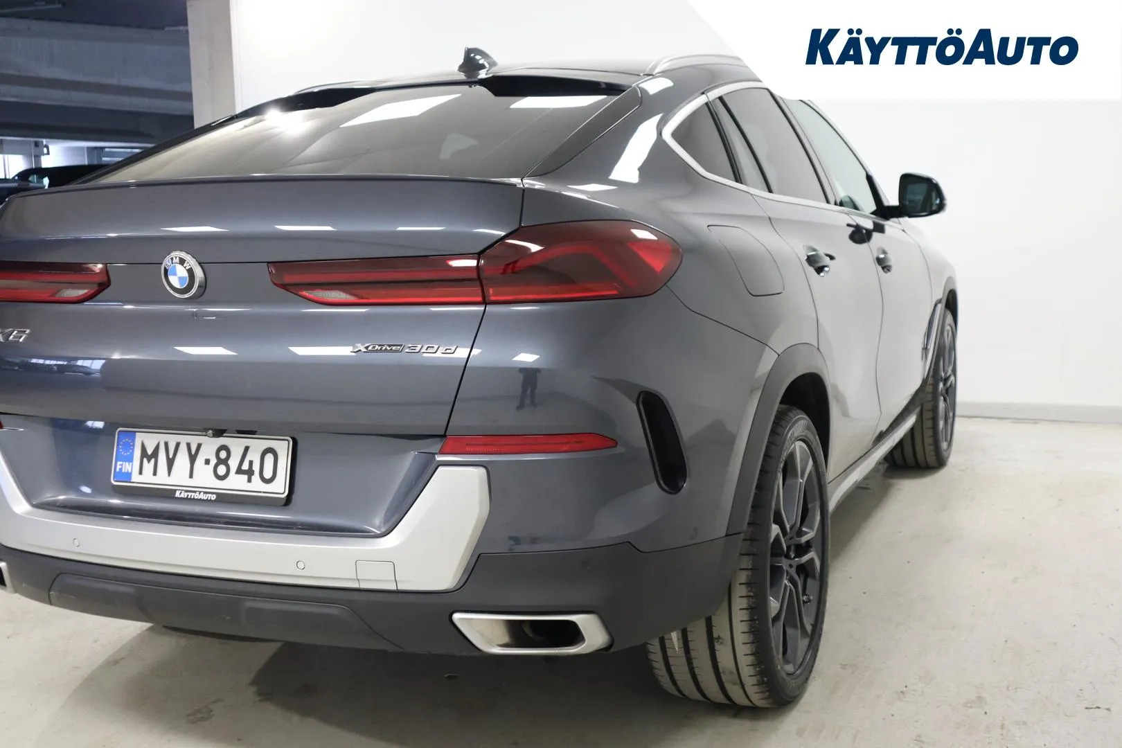 BMW X6 MVY-840 carousel image