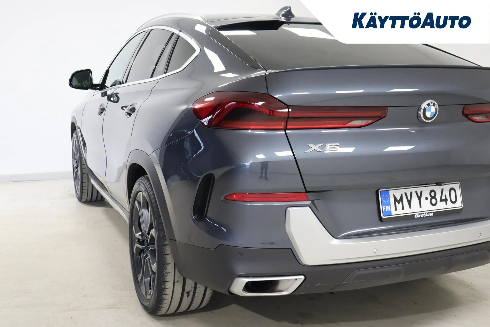 BMW X6 MVY-840 carousel image