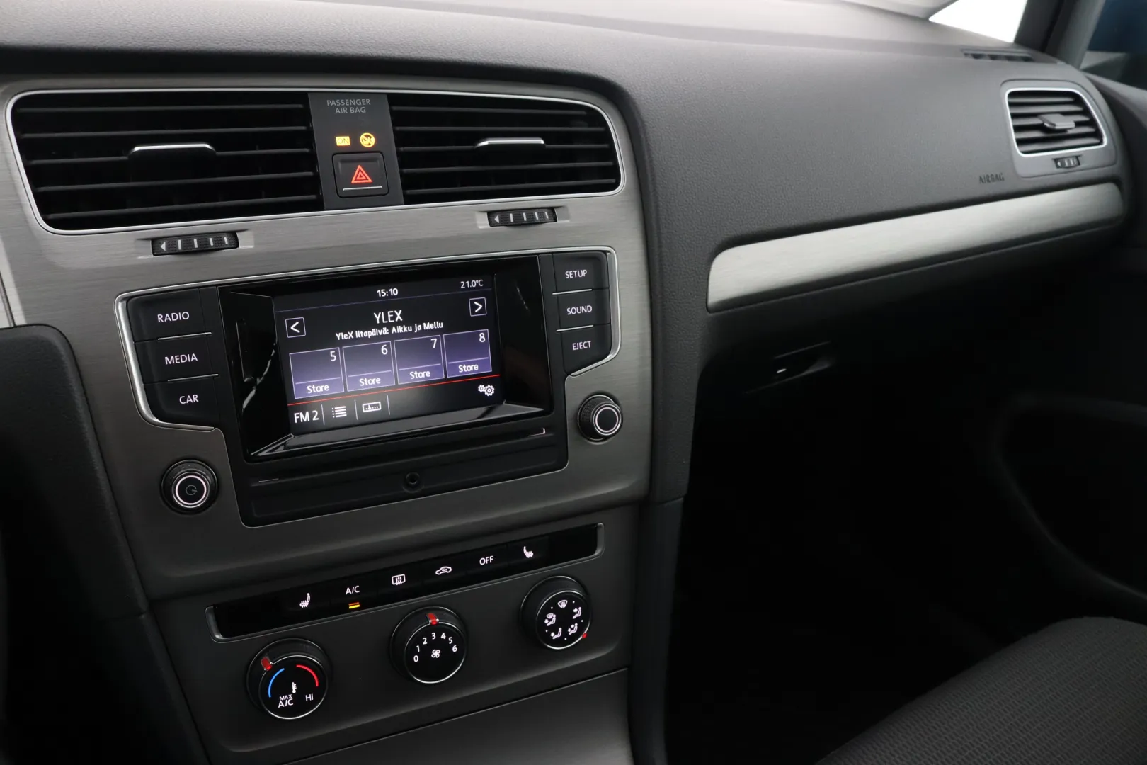 VOLKSWAGEN Golf CTB-303 carousel image
