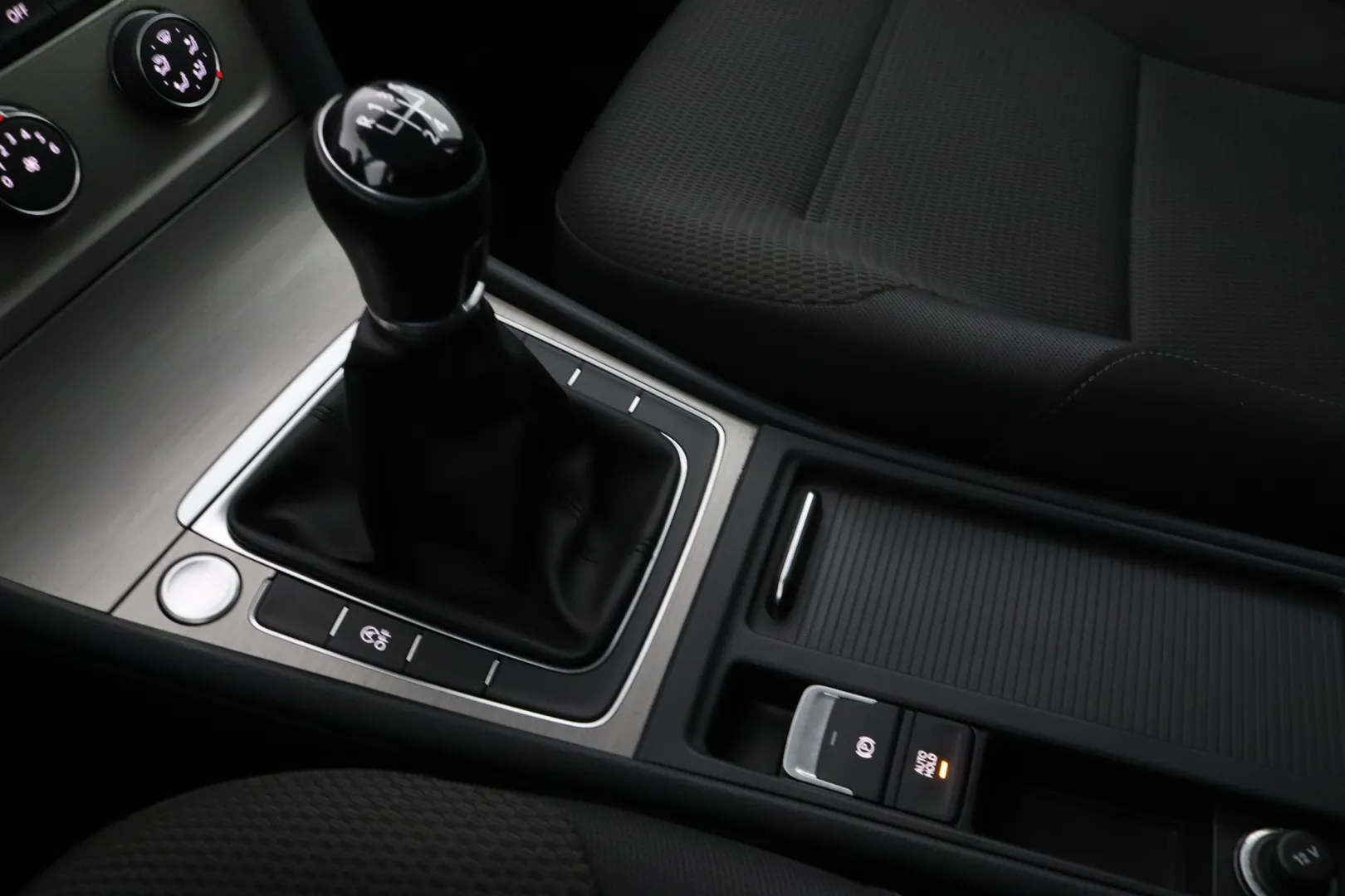 VOLKSWAGEN Golf CTB-303 carousel image