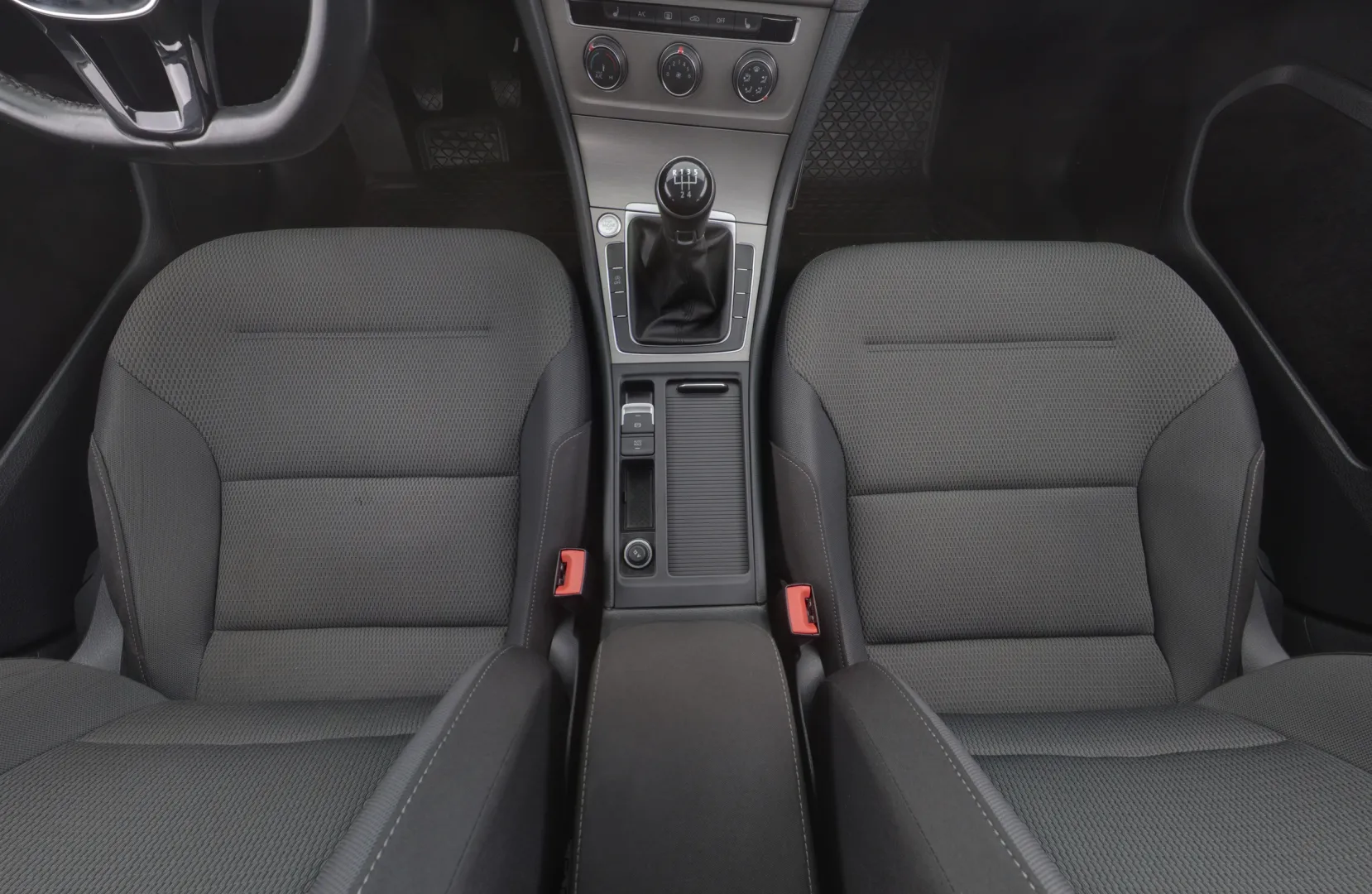 VOLKSWAGEN Golf CTB-303 carousel image