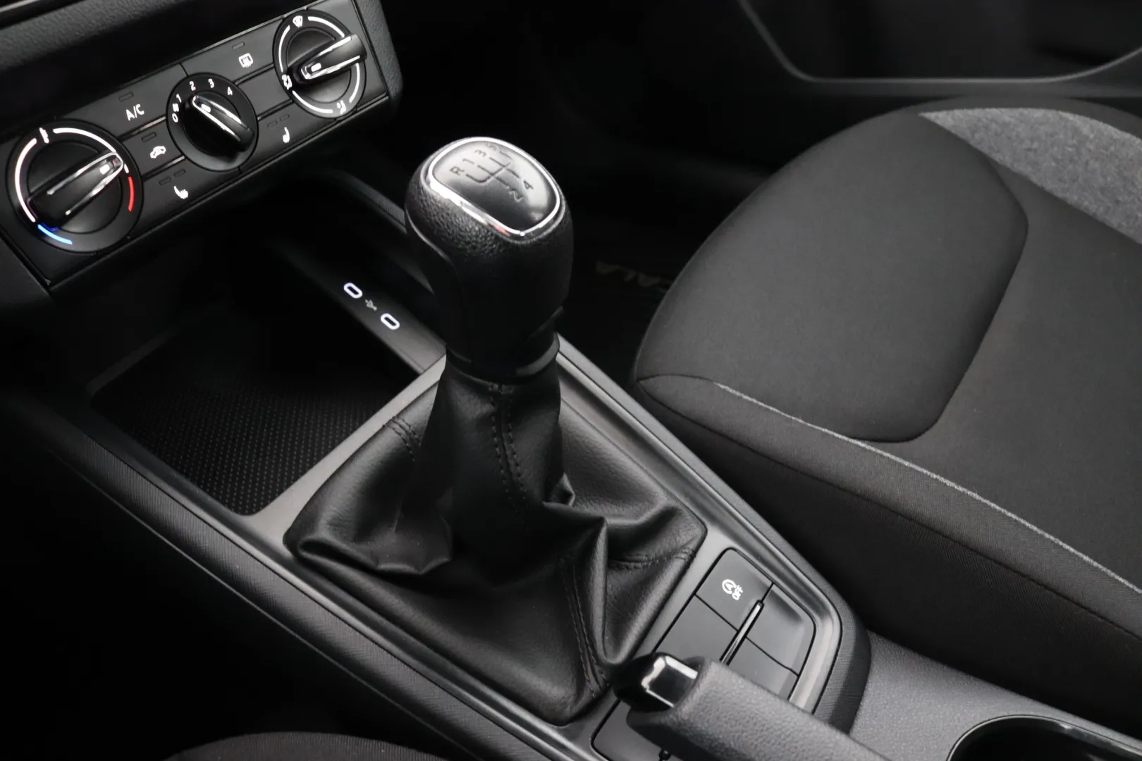 SKODA Scala SOK-123 carousel image