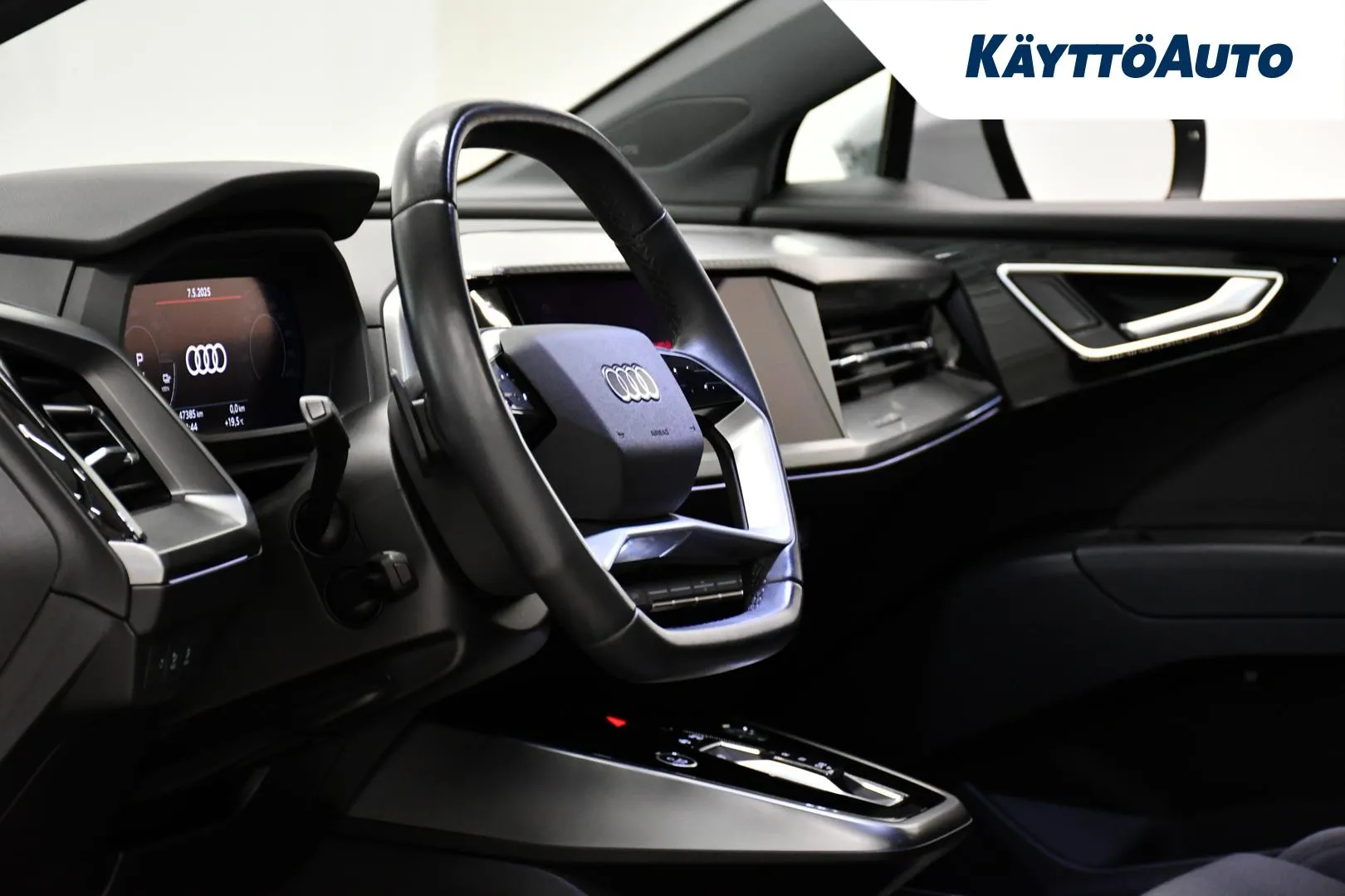 AUDI Q4 e-tron EUP-732 carousel image