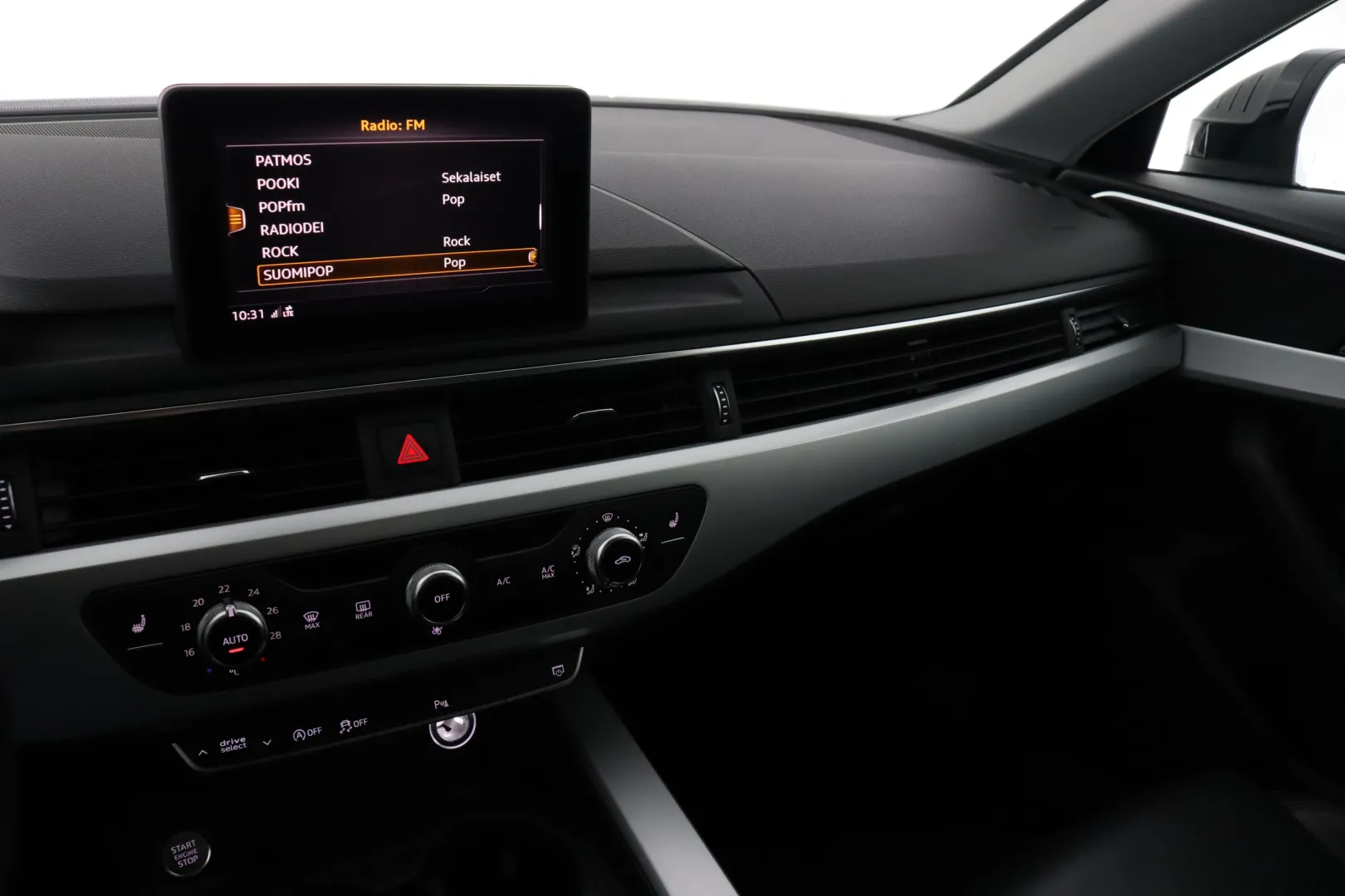 AUDI A4 CRL-794 carousel image