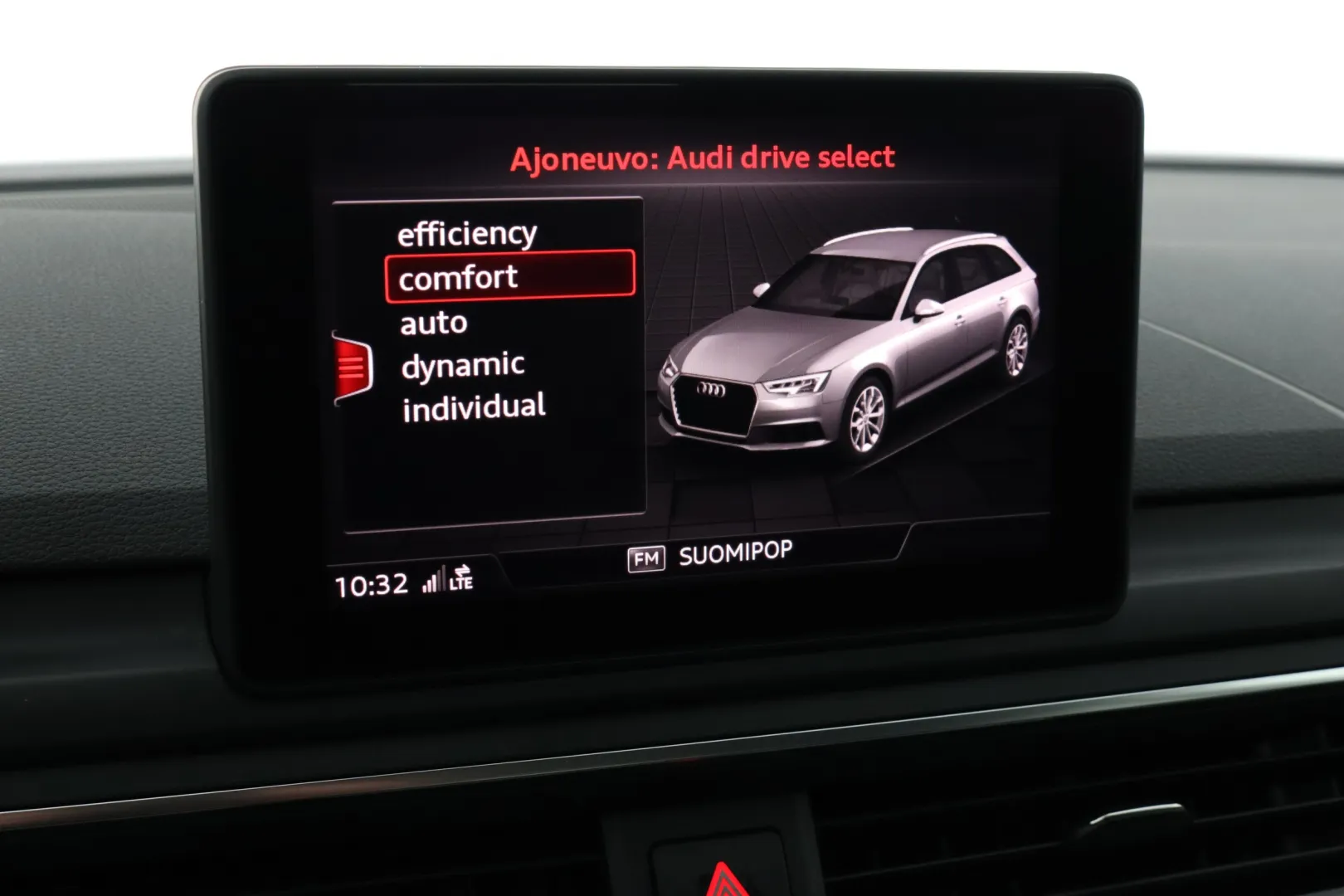 AUDI A4 CRL-794 carousel image