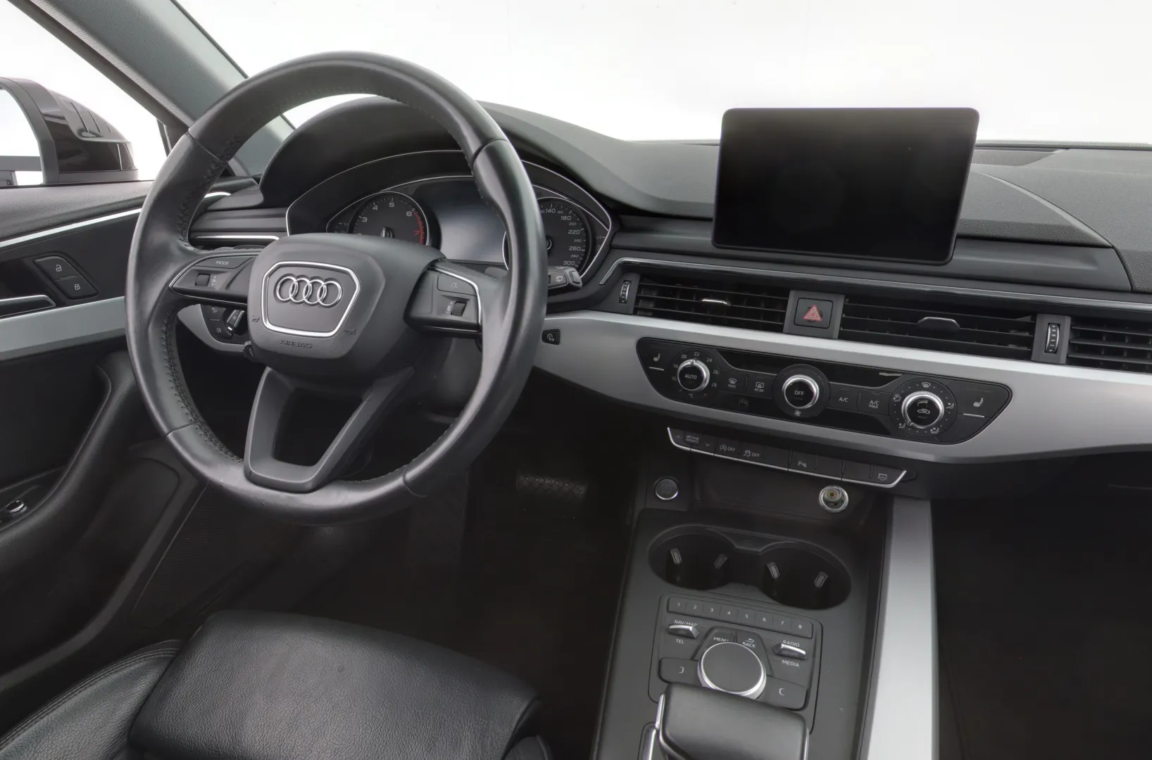 AUDI A4 CRL-794 carousel image