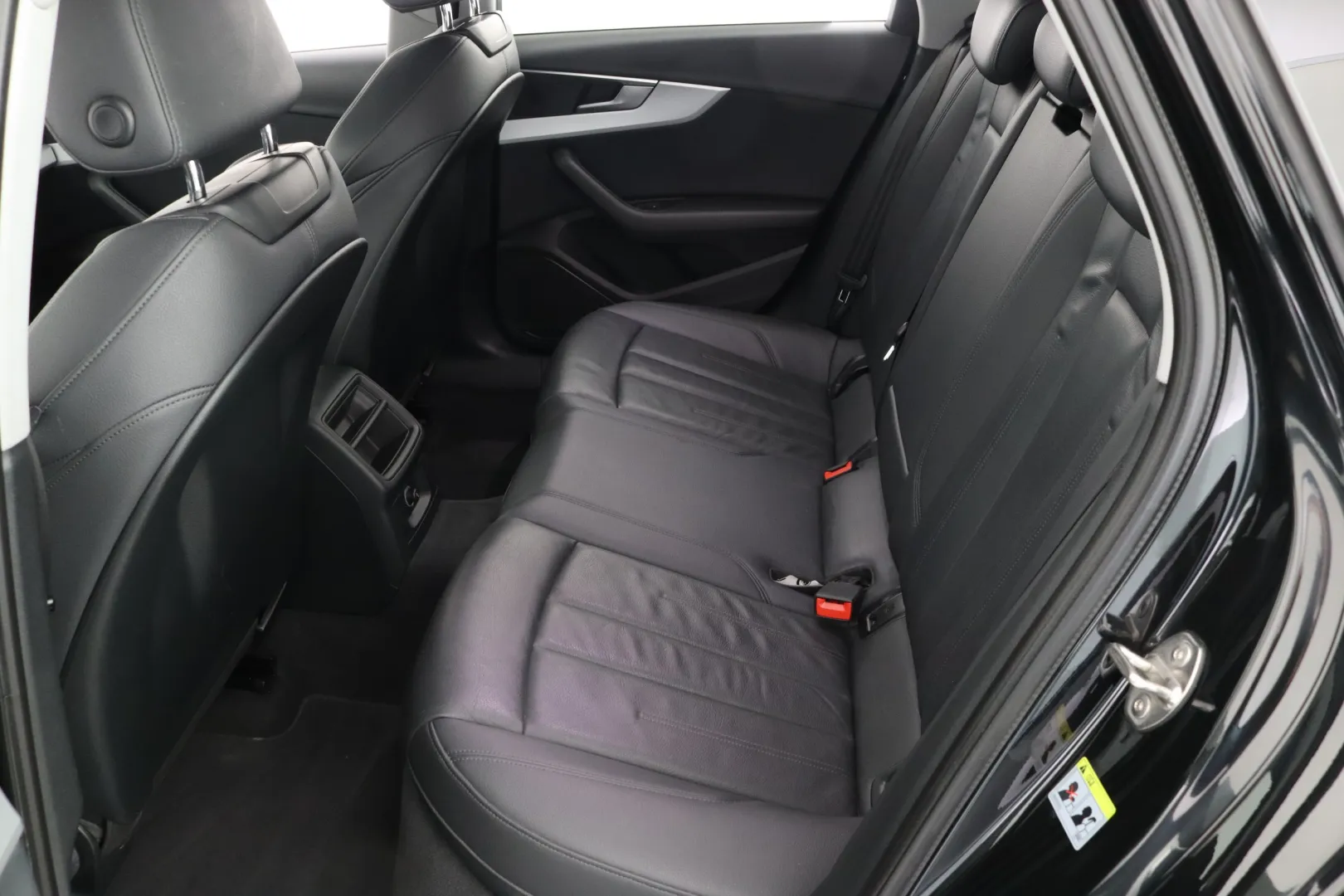 AUDI A4 CRL-794 carousel image