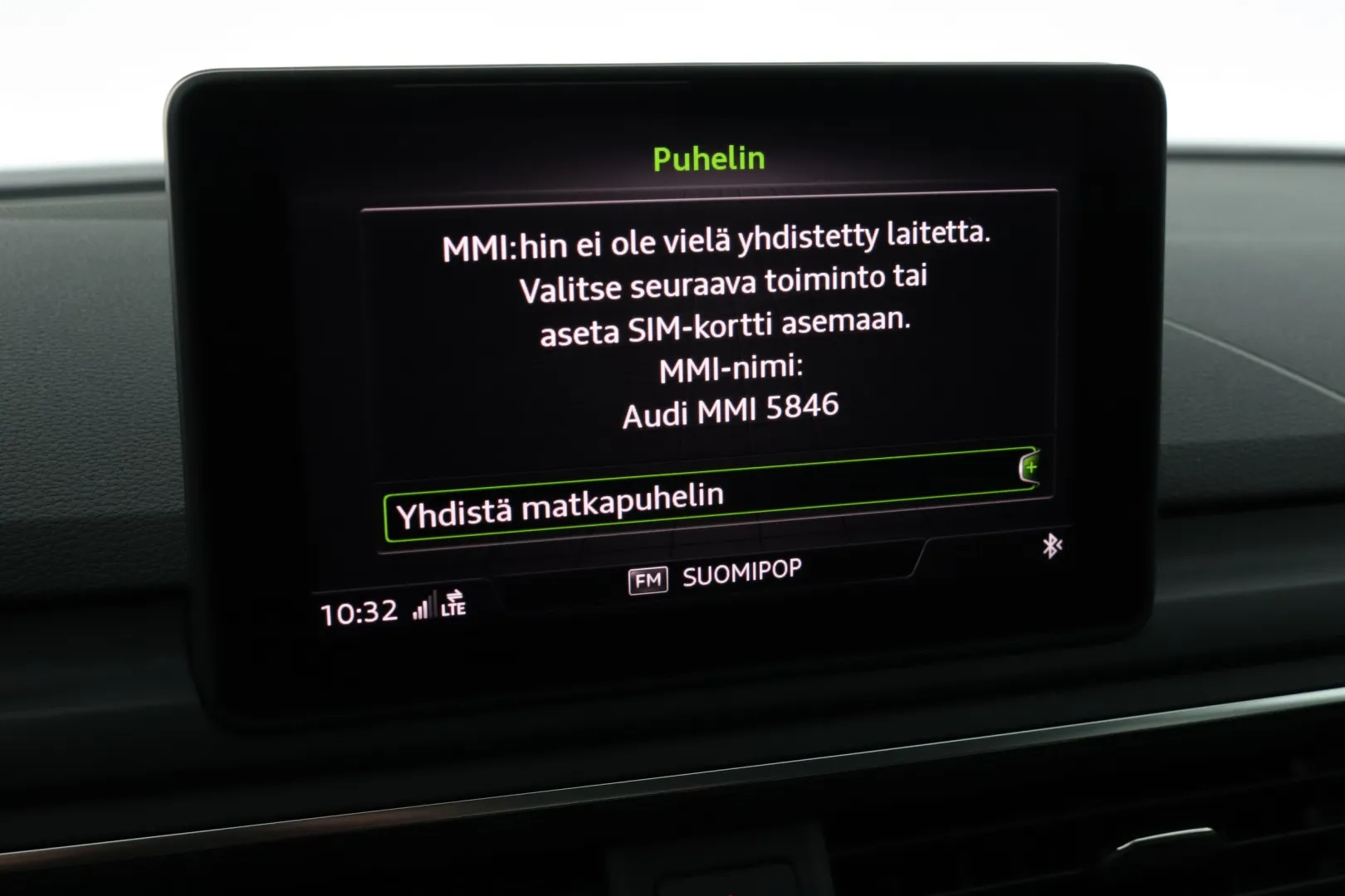 AUDI A4 CRL-794 carousel image
