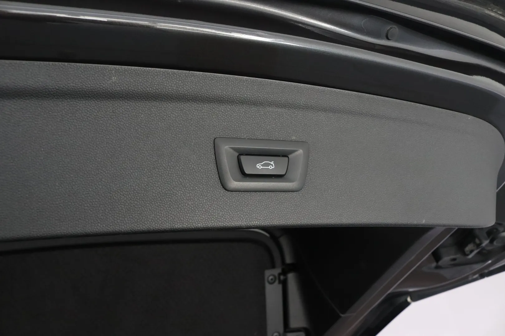 BMW iX IRK-471 carousel image