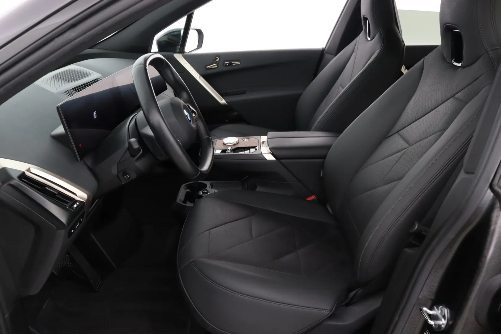 BMW iX IRK-471 carousel image