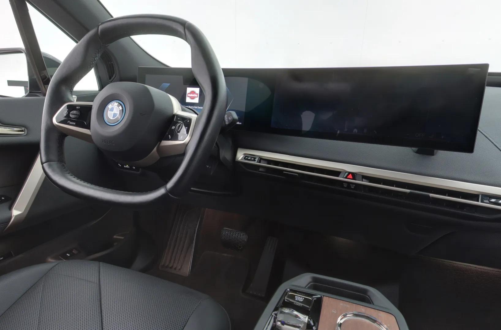 BMW iX IRK-471 carousel image