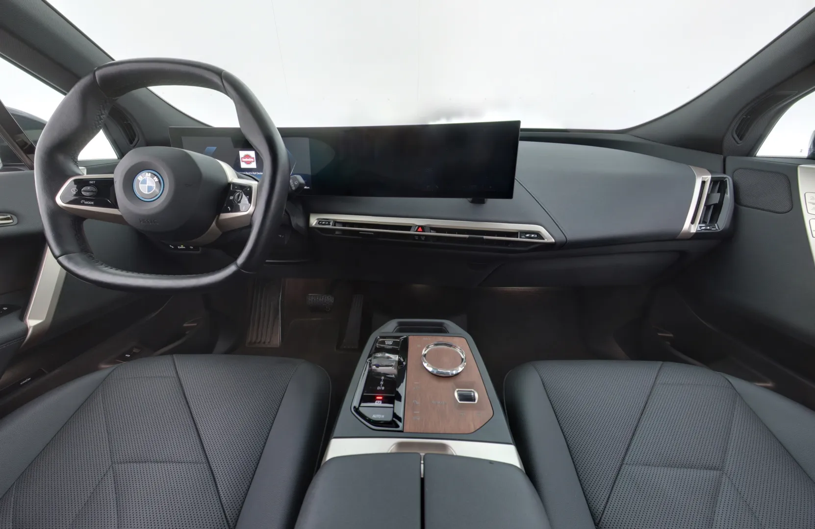 BMW iX IRK-471 carousel image