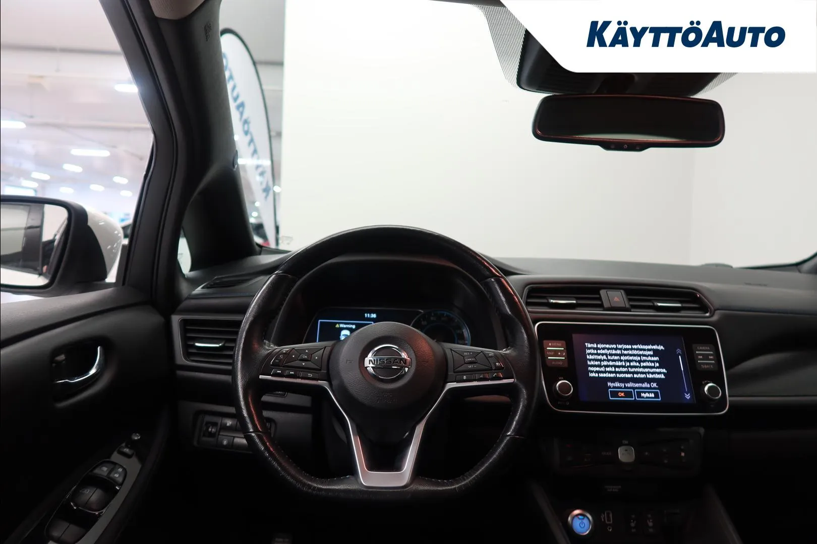 NISSAN Leaf SOM-757 carousel image
