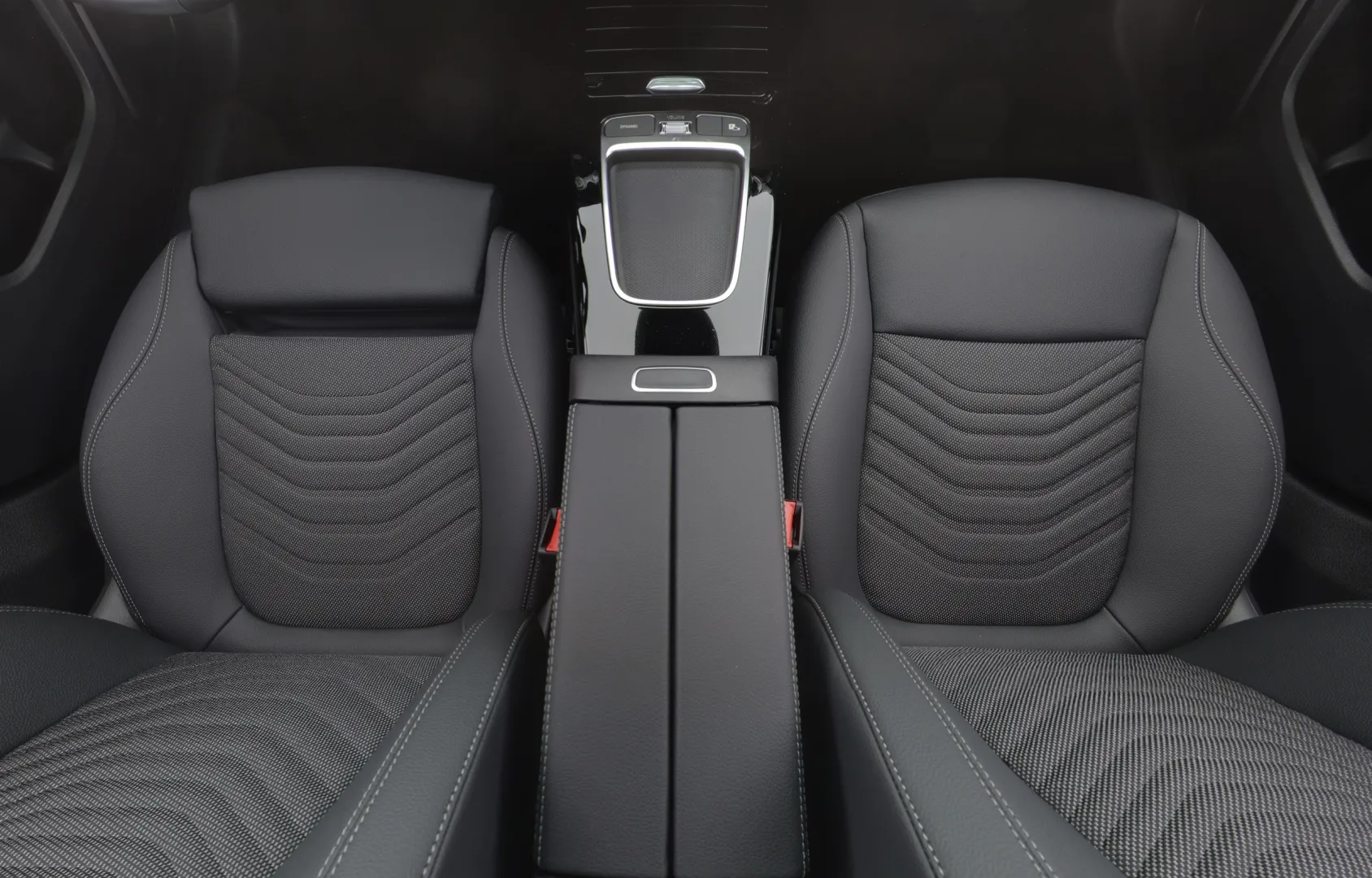 Mercedes-Benz A RXN-811 carousel image