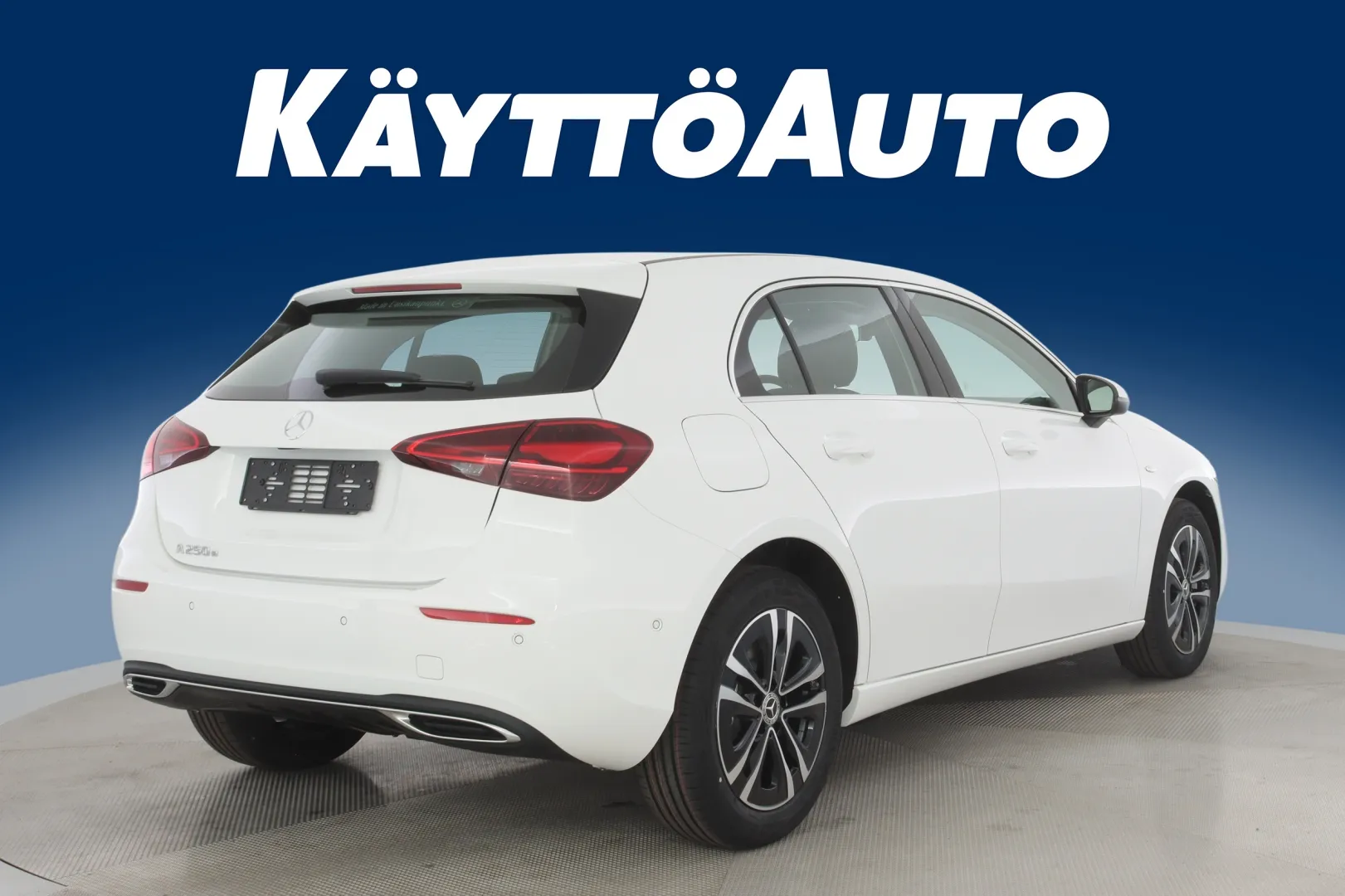 Mercedes-Benz A RXN-811 carousel image