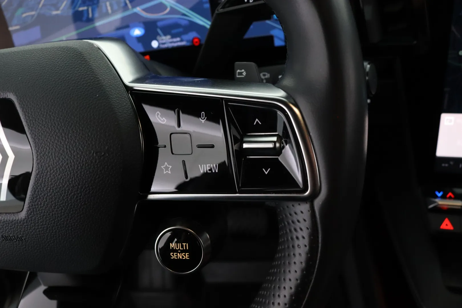 RENAULT Megane XRL-695 carousel image
