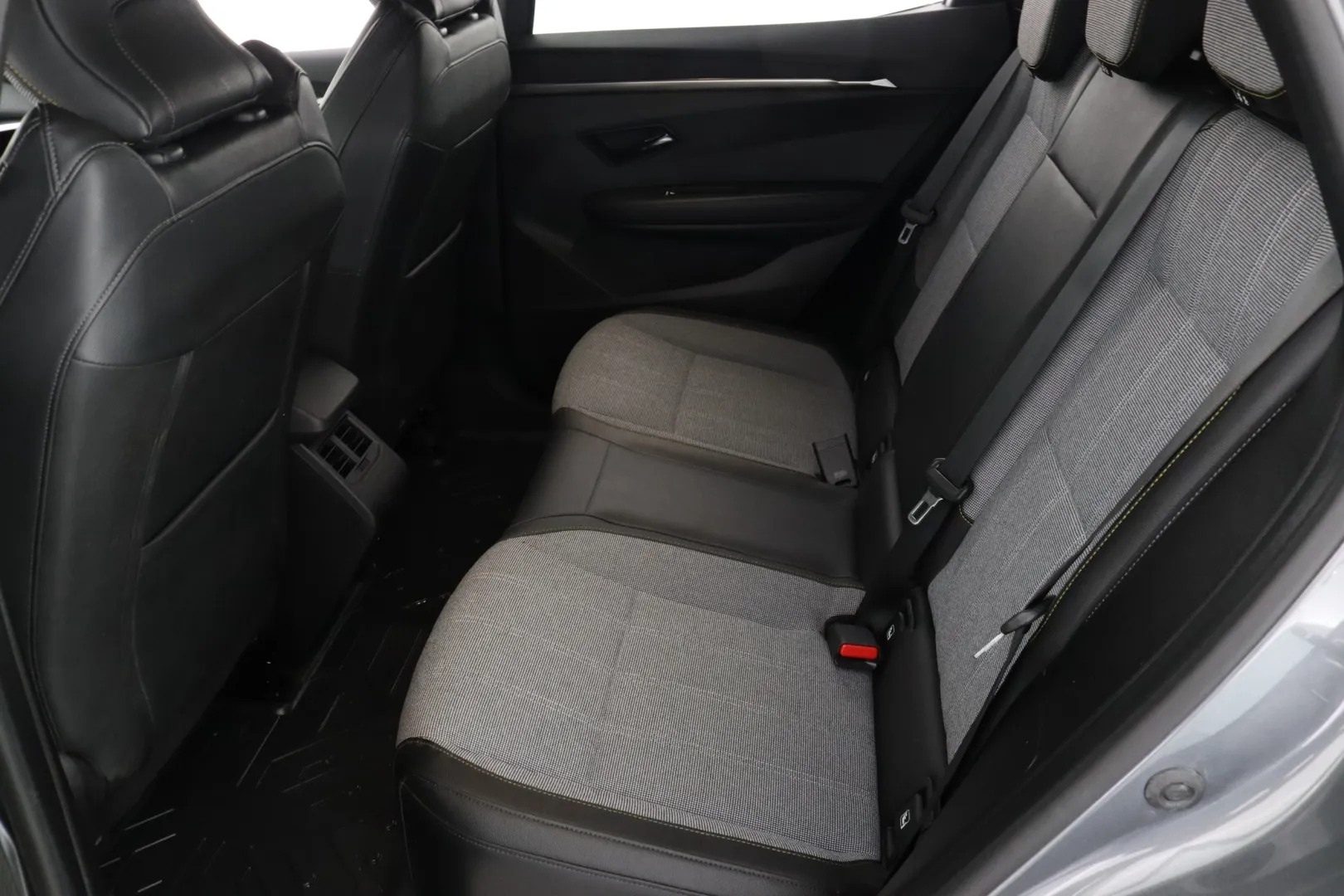 RENAULT Megane XRL-695 carousel image