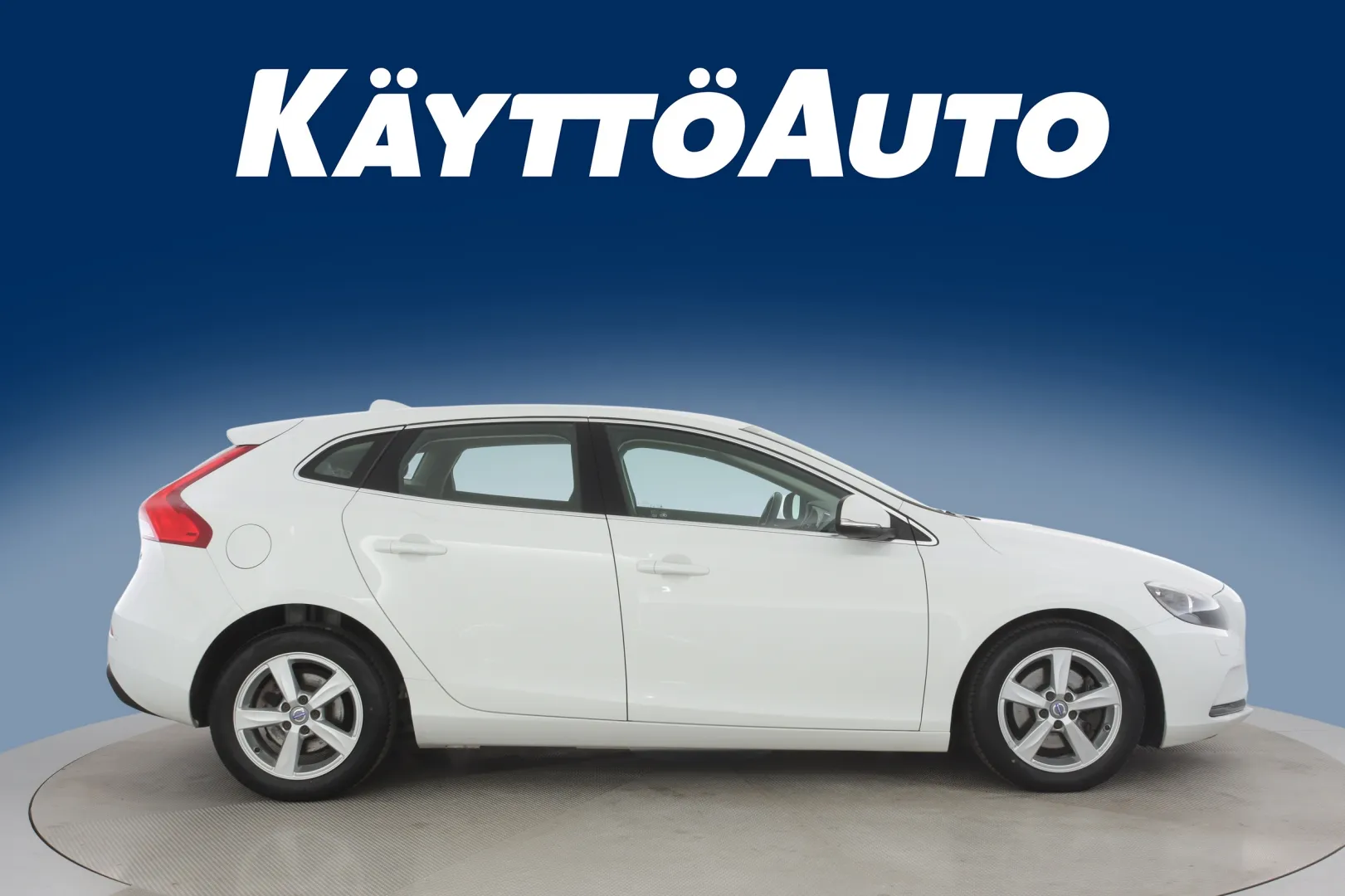 VOLVO V40 XNN-448 carousel image
