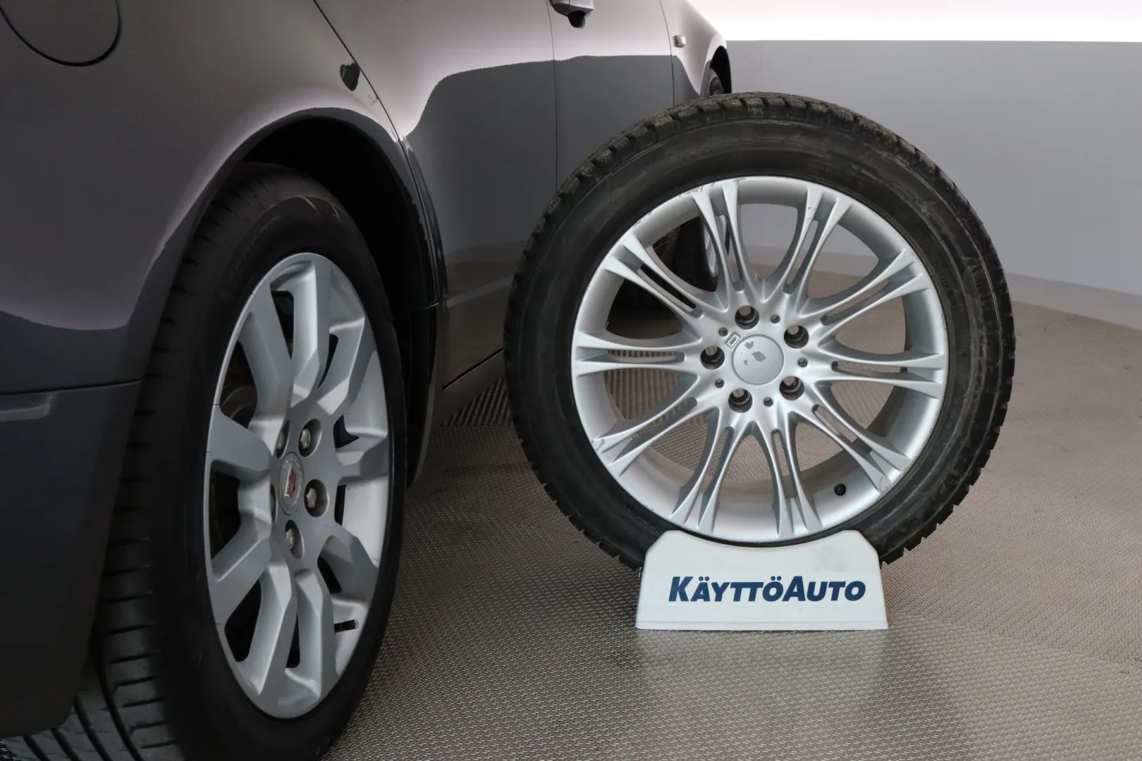 CADILLAC CTS IMT-579 carousel image