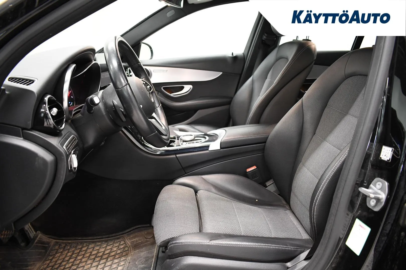 MERCEDES-BENZ C XSA-465 carousel image