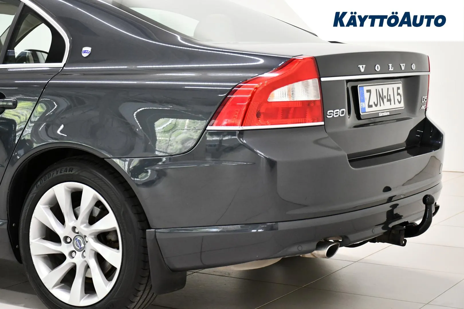 VOLVO S80 ZJN-415 carousel image