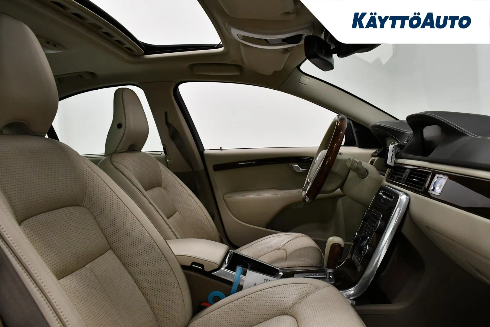 VOLVO S80 ZJN-415 carousel image