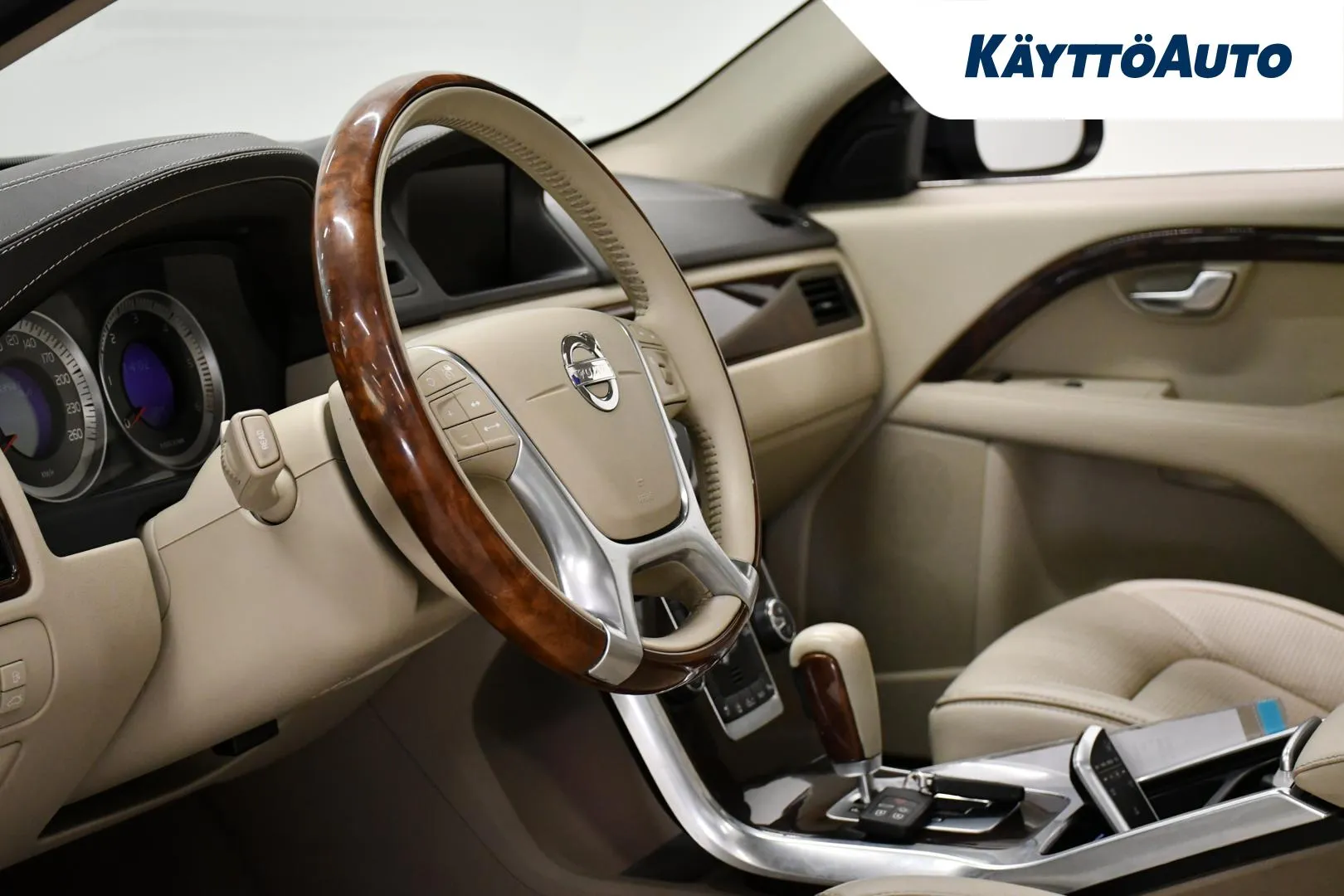 VOLVO S80 ZJN-415 carousel image