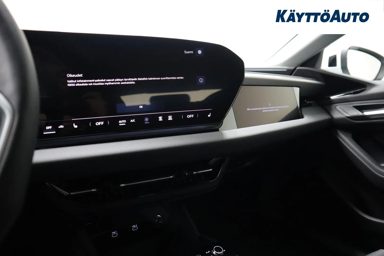 Audi A6 e-tron RXM-472 carousel image
