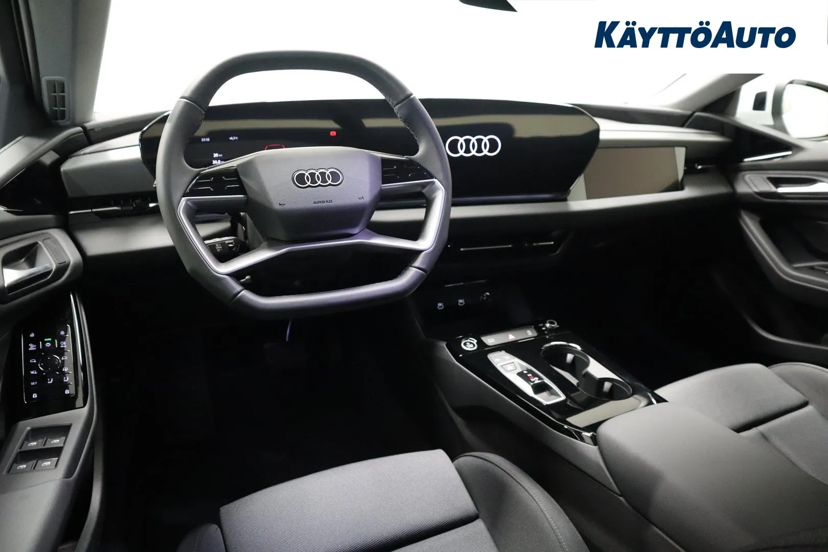 Audi A6 e-tron RXM-472 carousel image