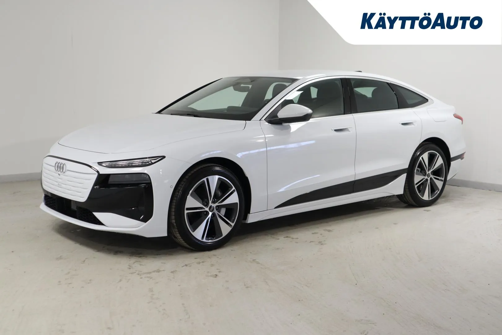Audi A6 e-tron RXM-472 carousel image