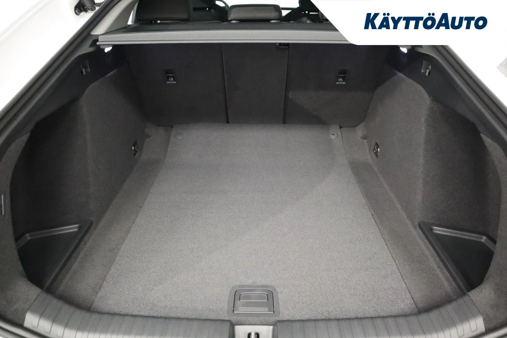 Audi A6 e-tron RXM-472 carousel image