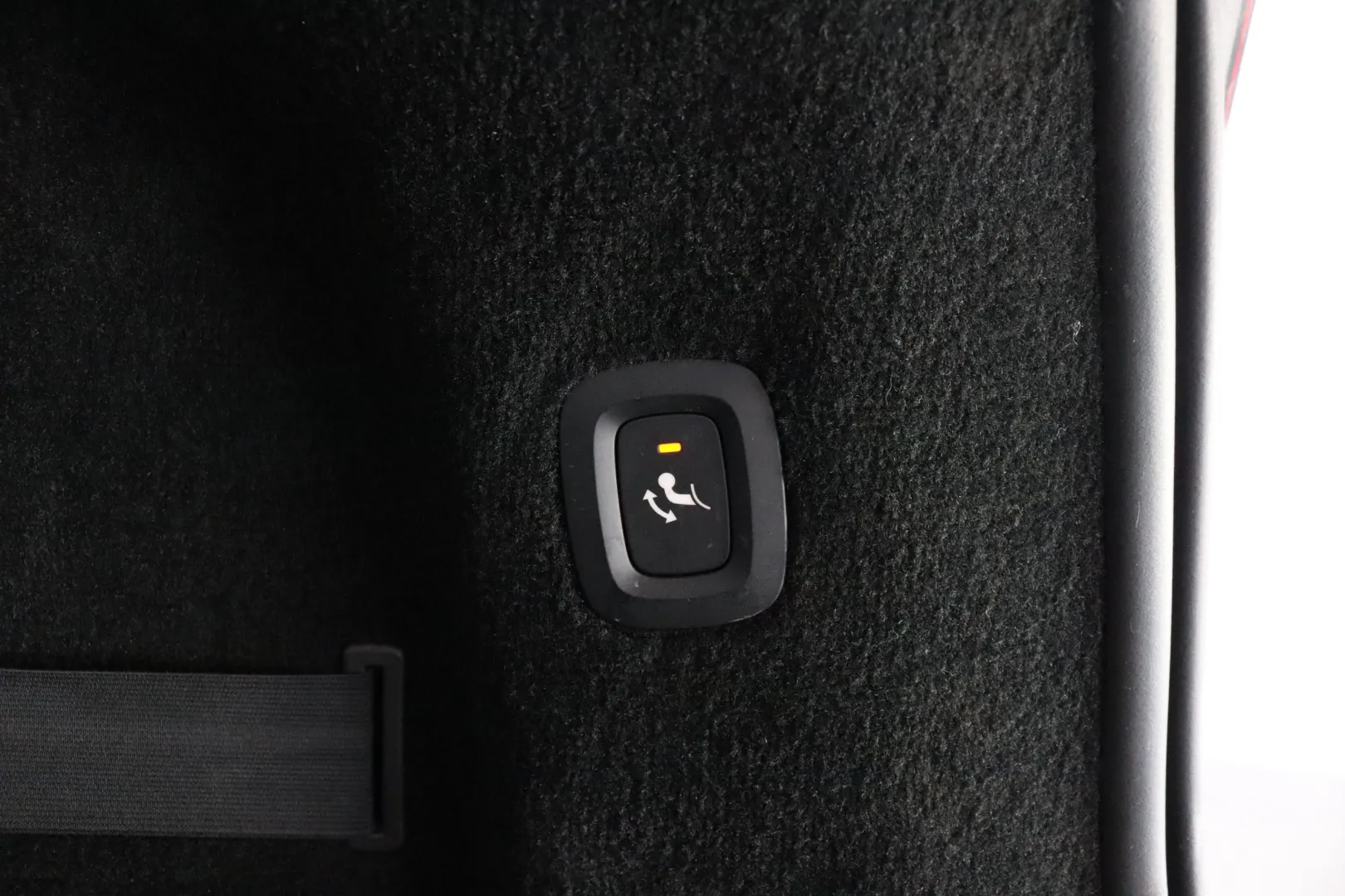 VOLVO V90 MPE-710 carousel image