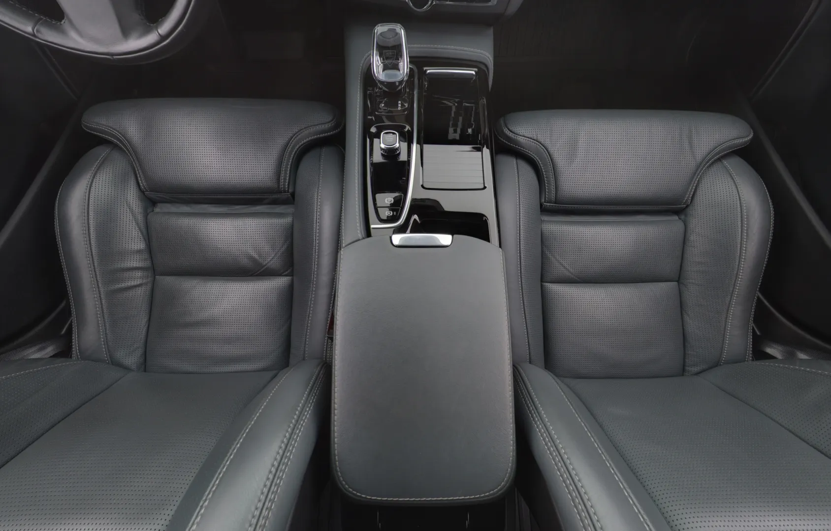VOLVO V90 MPE-710 carousel image