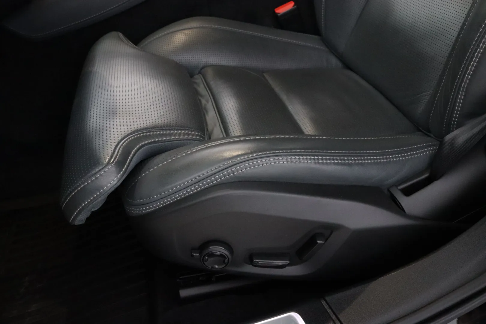VOLVO V90 MPE-710 carousel image