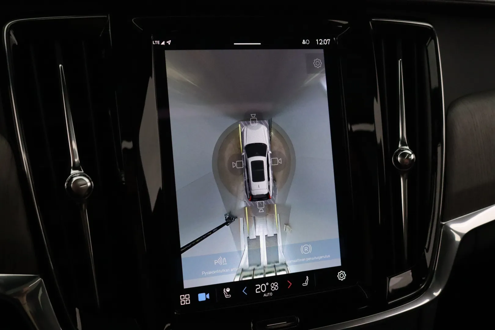 VOLVO V90 MPE-710 carousel image