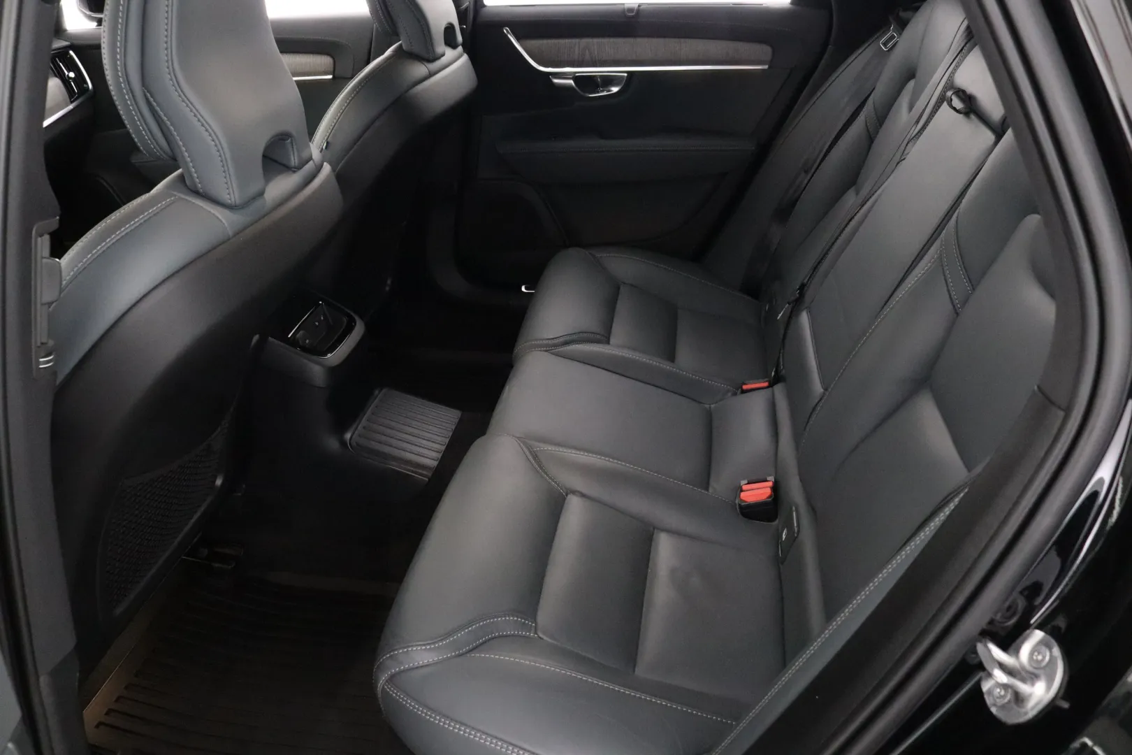 VOLVO V90 MPE-710 carousel image