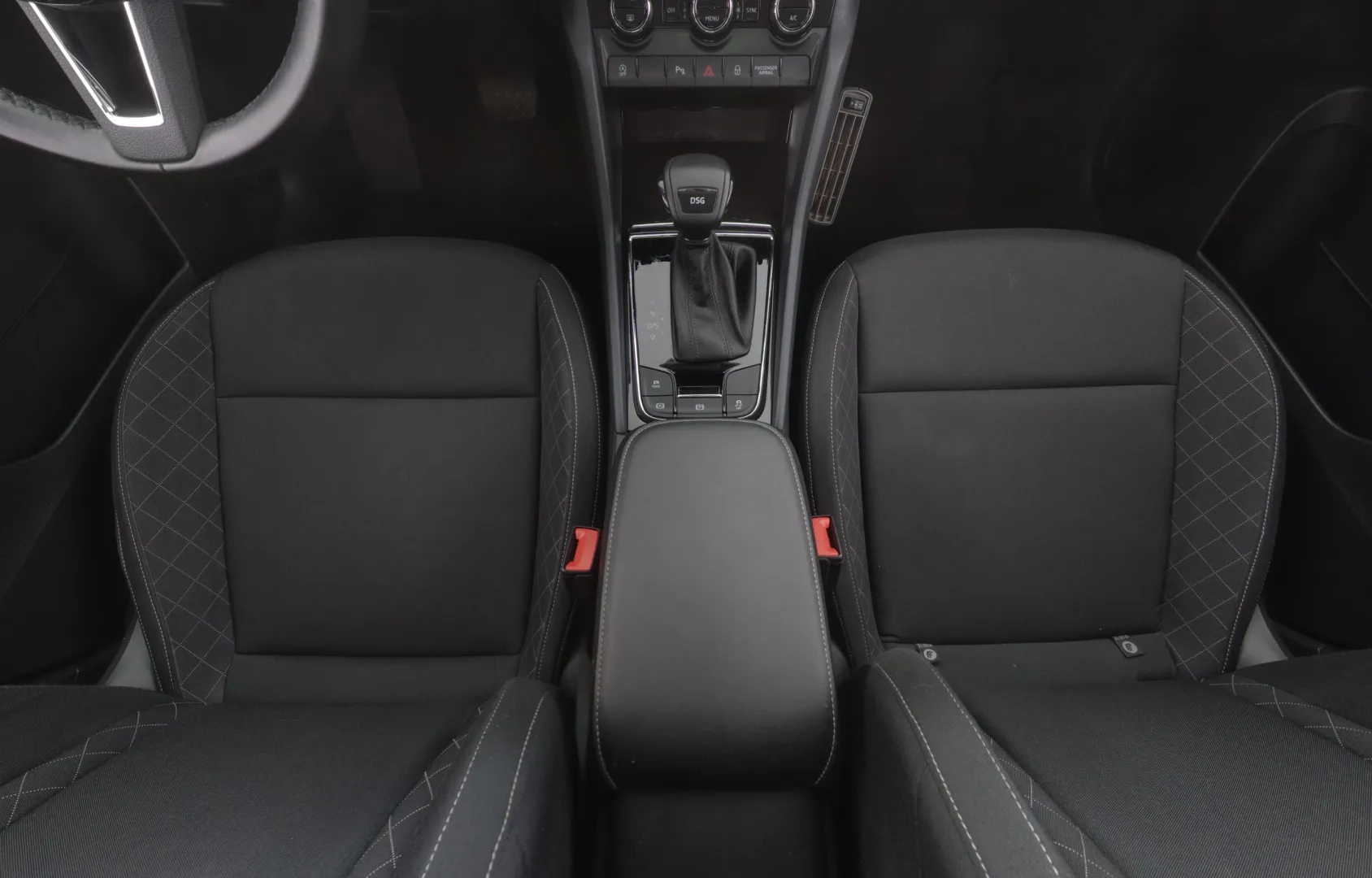 SKODA Karoq GNC-581 carousel image