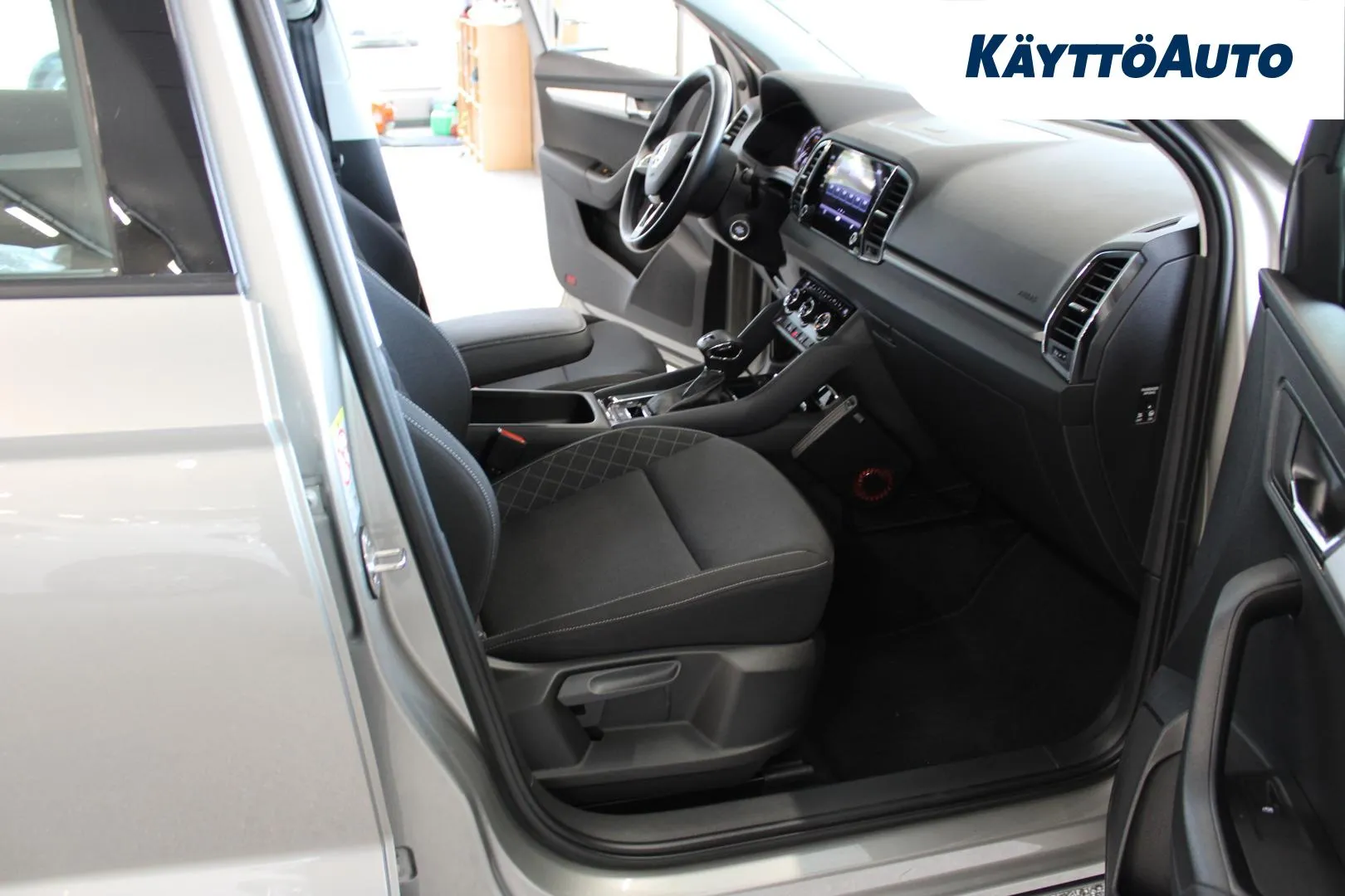 SKODA Karoq GNC-581 carousel image