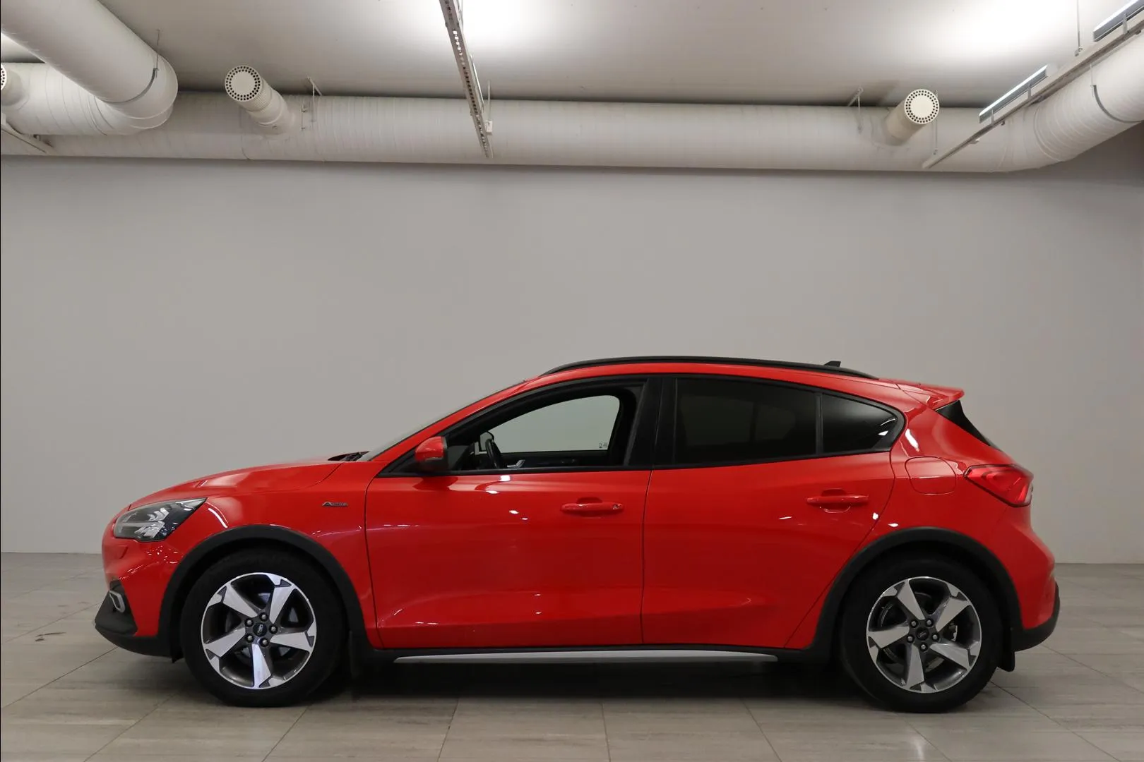 FORD Focus IZC-890 carousel image