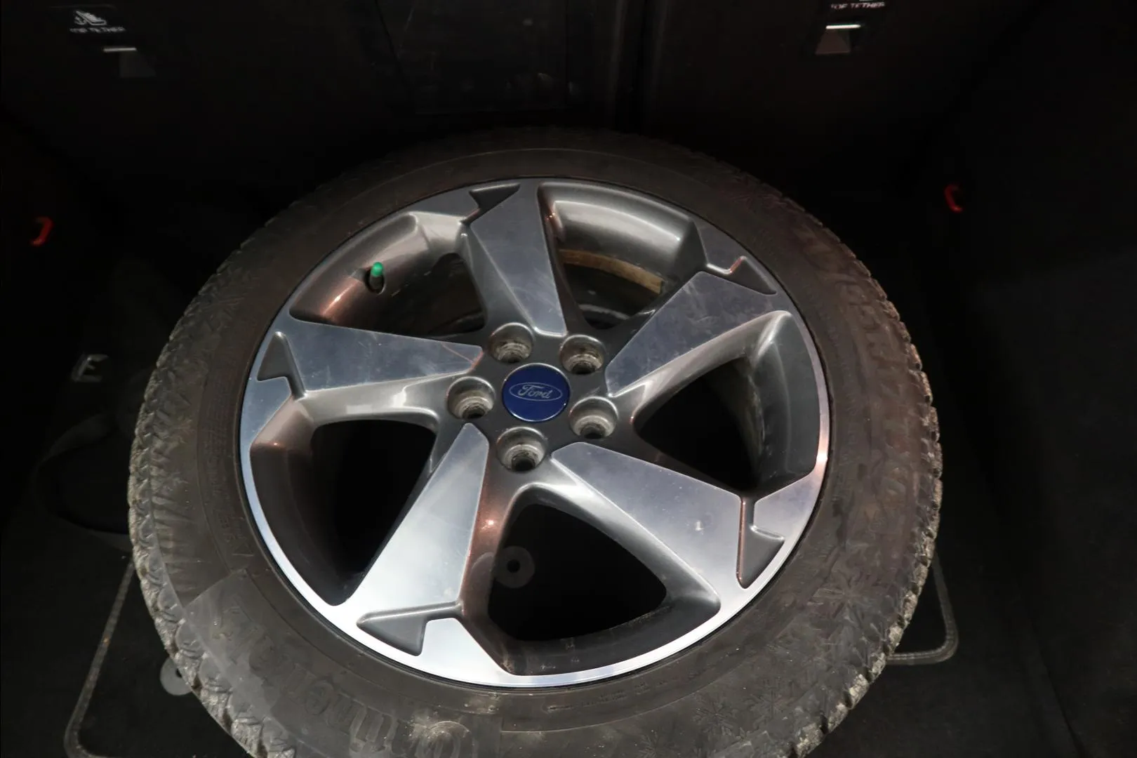 FORD Focus IZC-890 carousel image