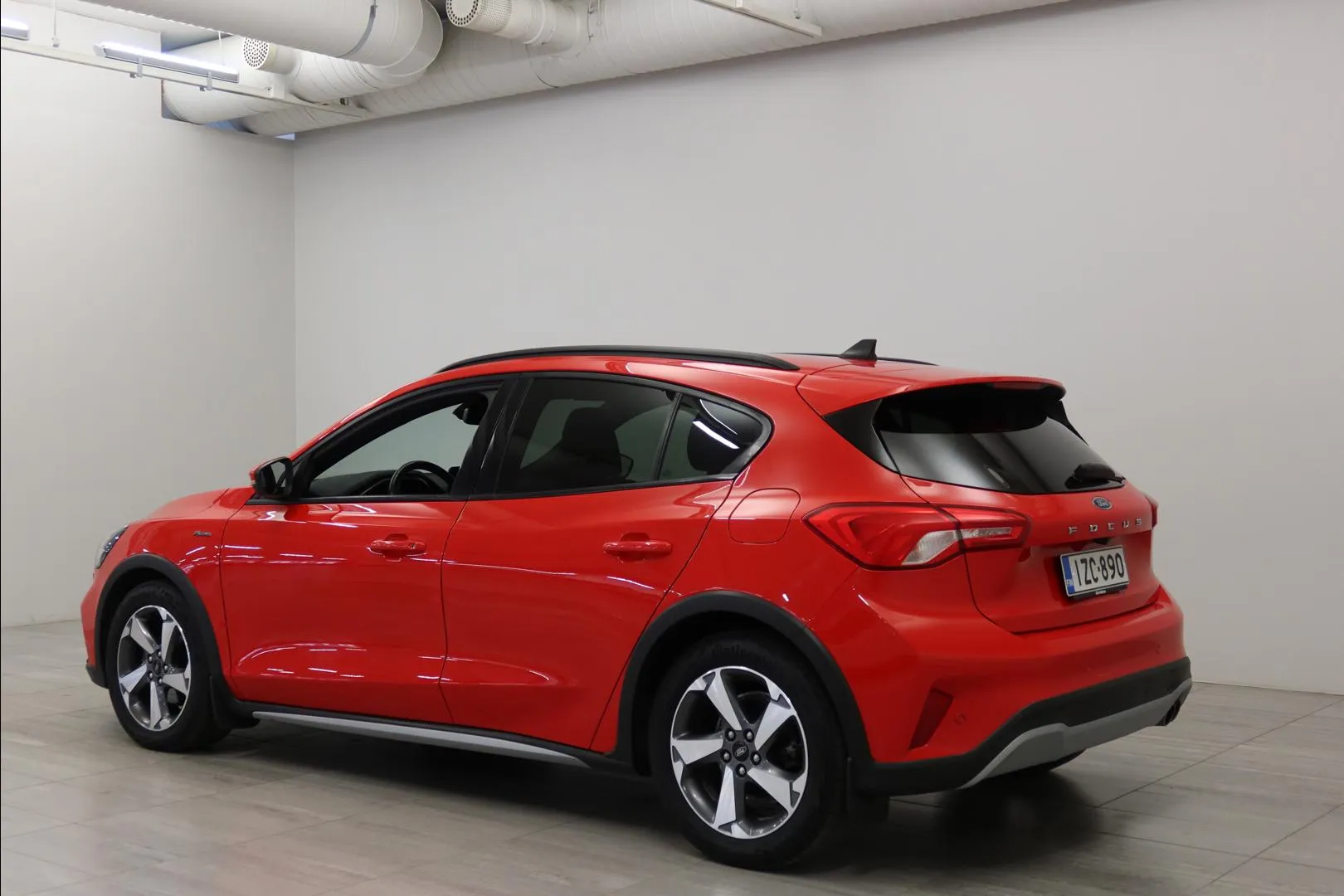 FORD Focus IZC-890 carousel image