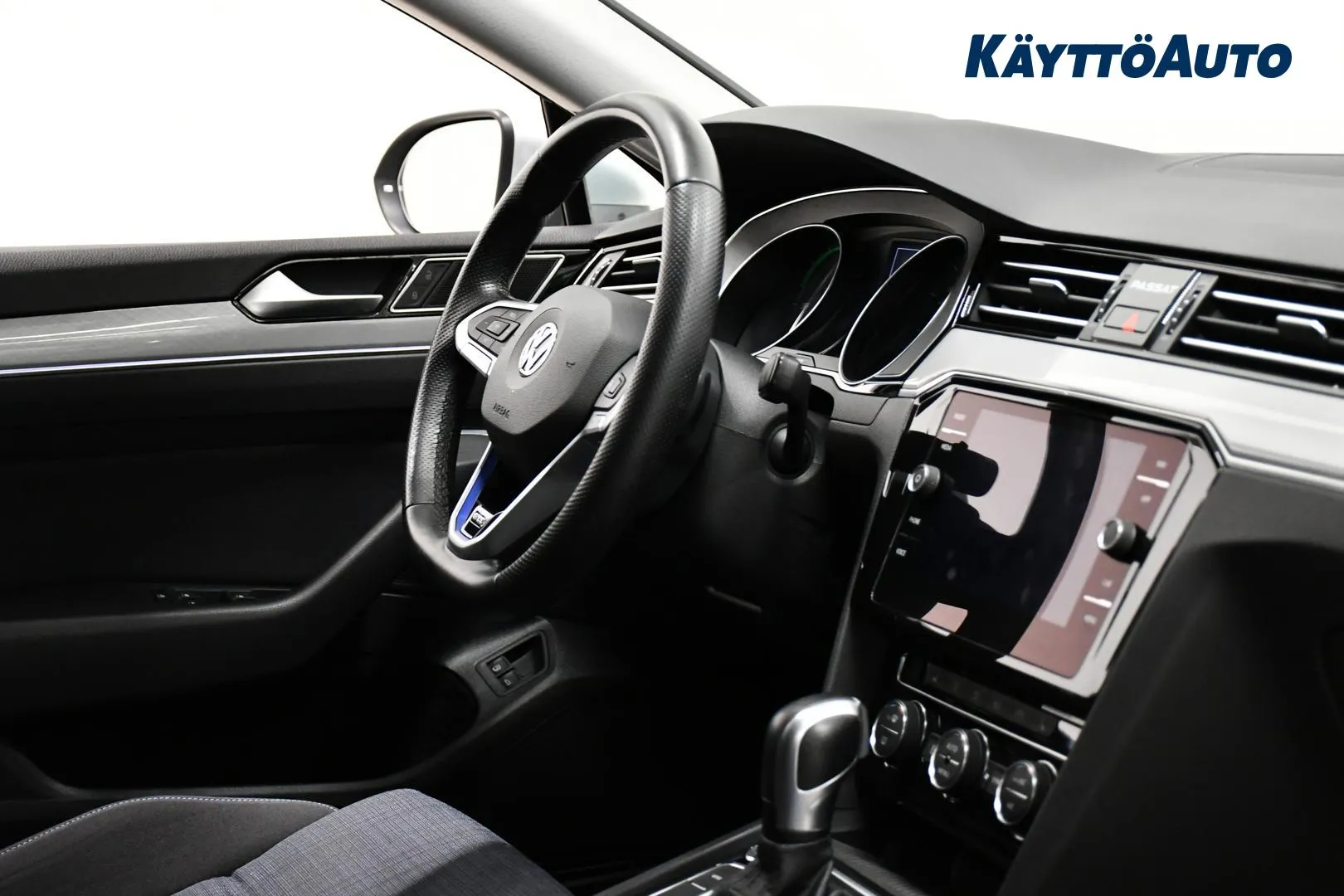 VOLKSWAGEN Passat NLP-859 carousel image