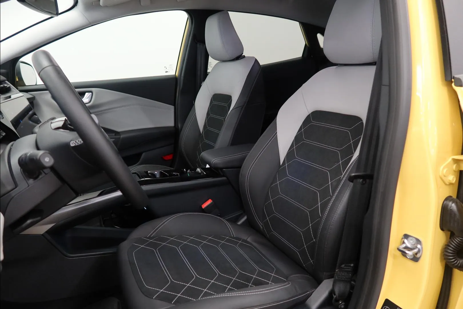 Ford Puma Gen-E SZL-270 carousel image