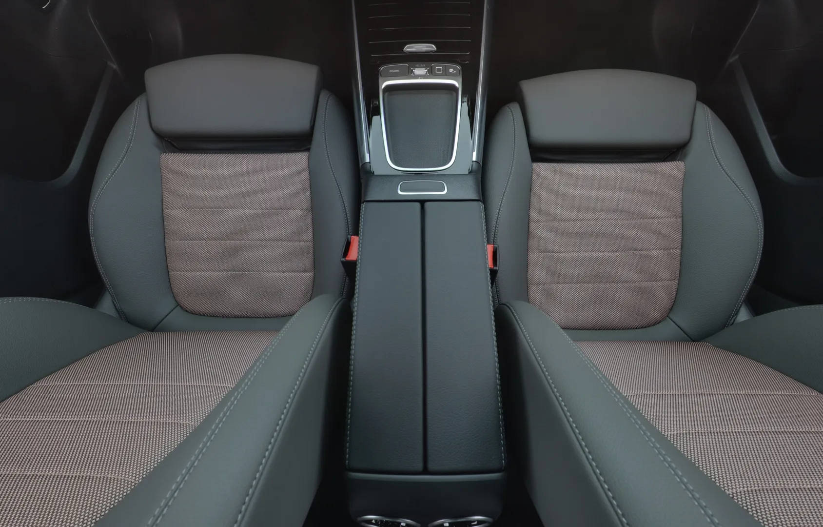 Mercedes-Benz EQA GRF-428 carousel image