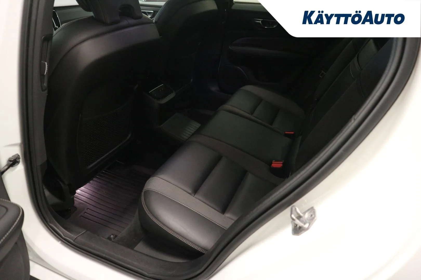 VOLVO V60 MOO-347 carousel image