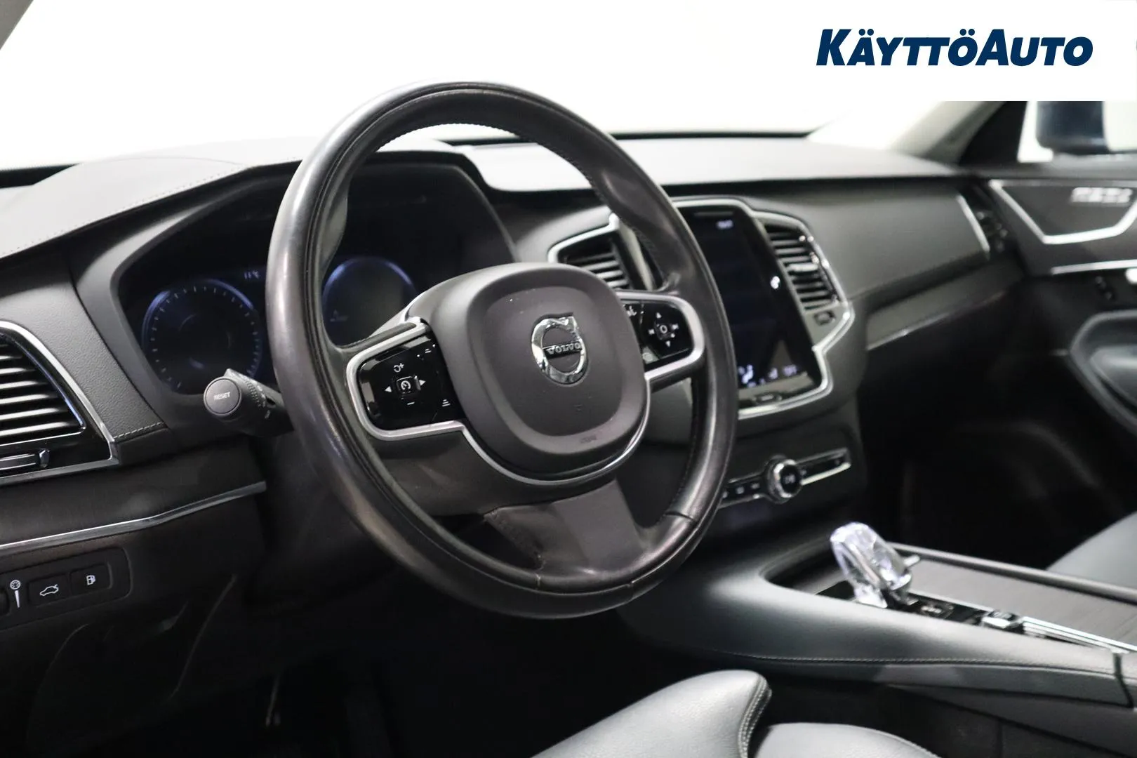 VOLVO XC90 FPZ-164 carousel image