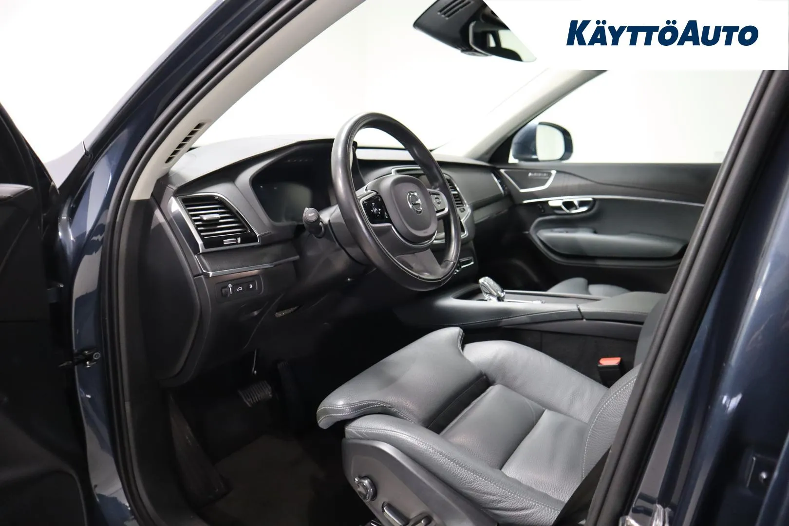VOLVO XC90 FPZ-164 carousel image