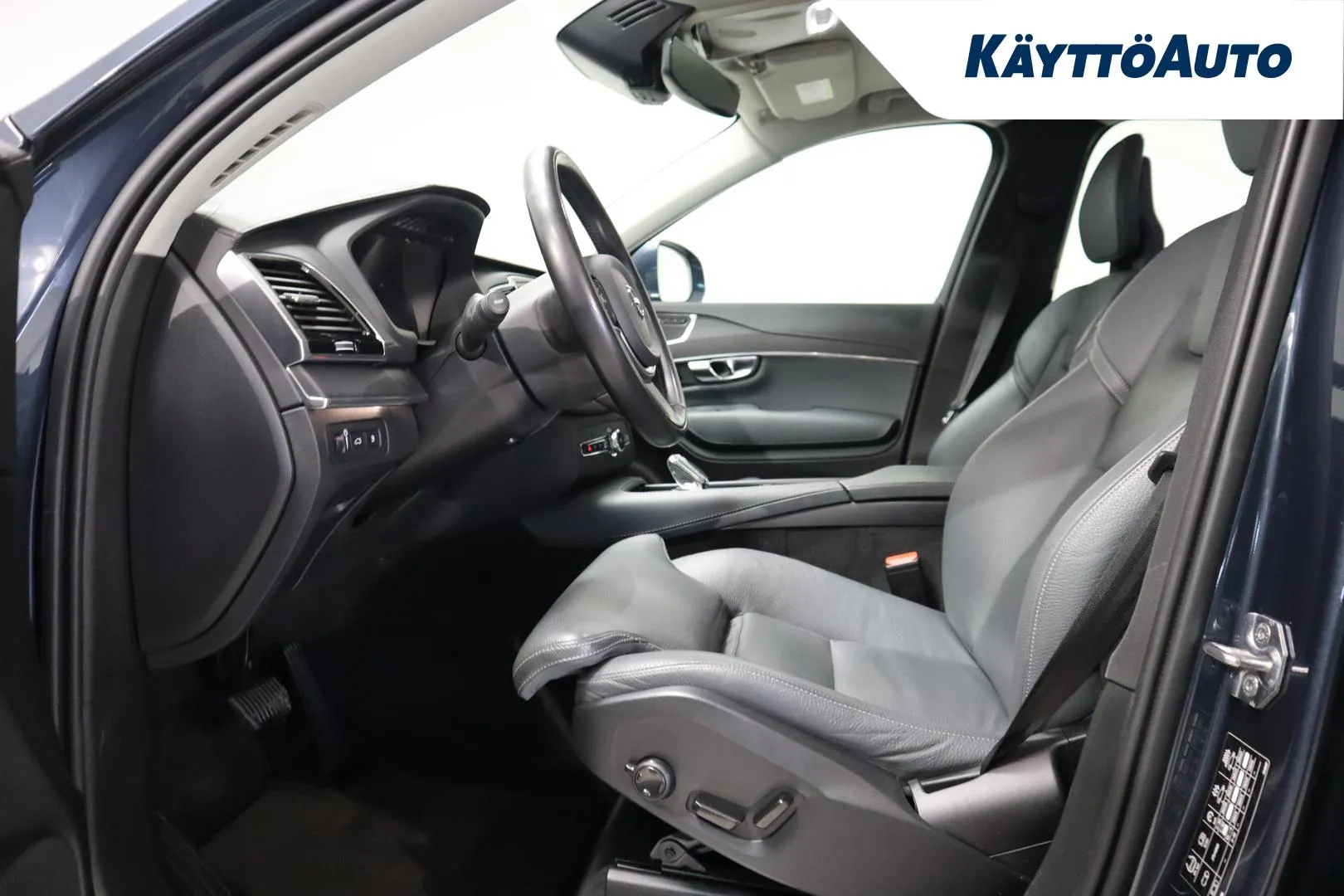 VOLVO XC90 FPZ-164 carousel image
